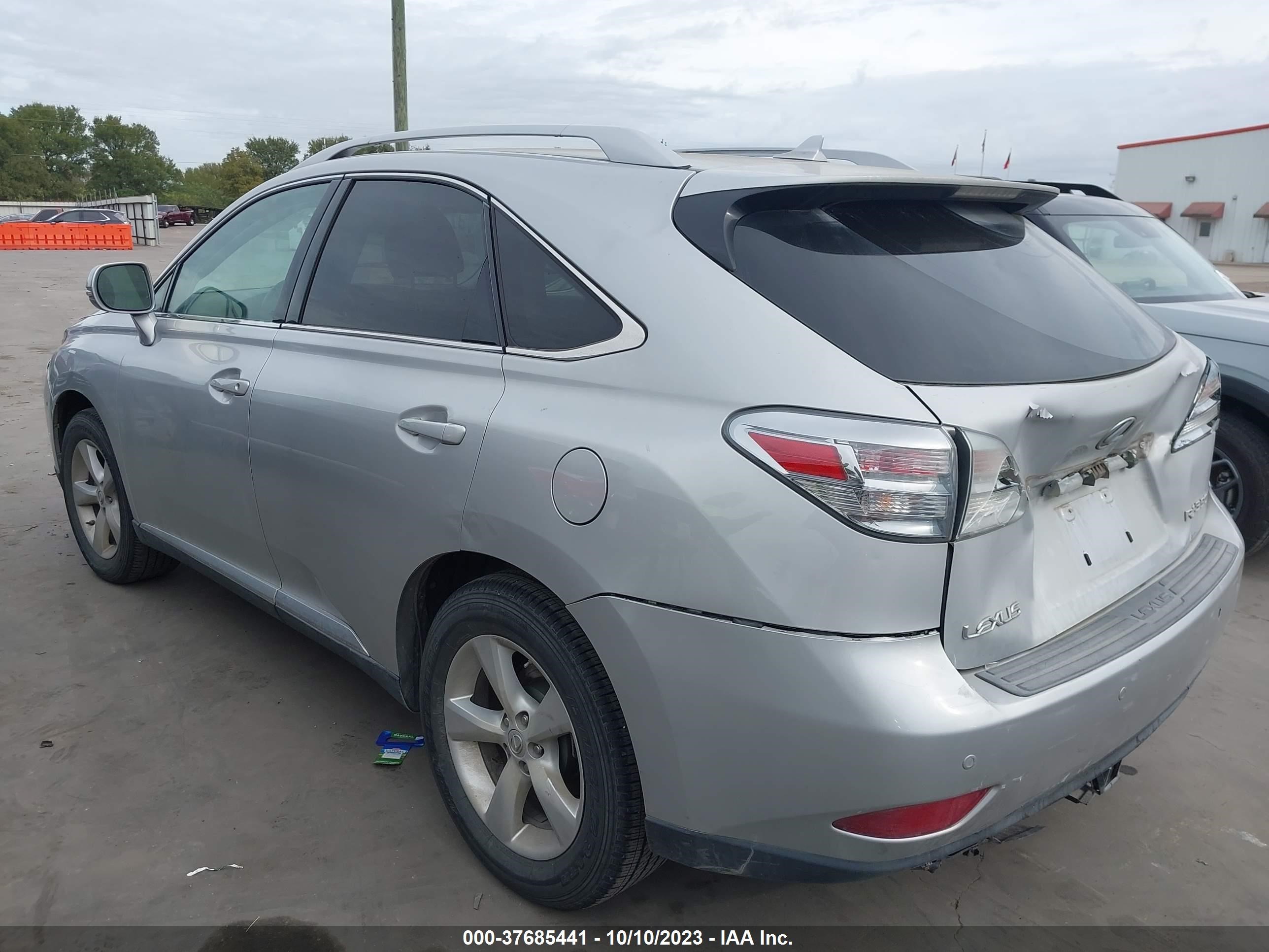 Photo 2 VIN: 2T2BK1BA7AC061377 - LEXUS RX 