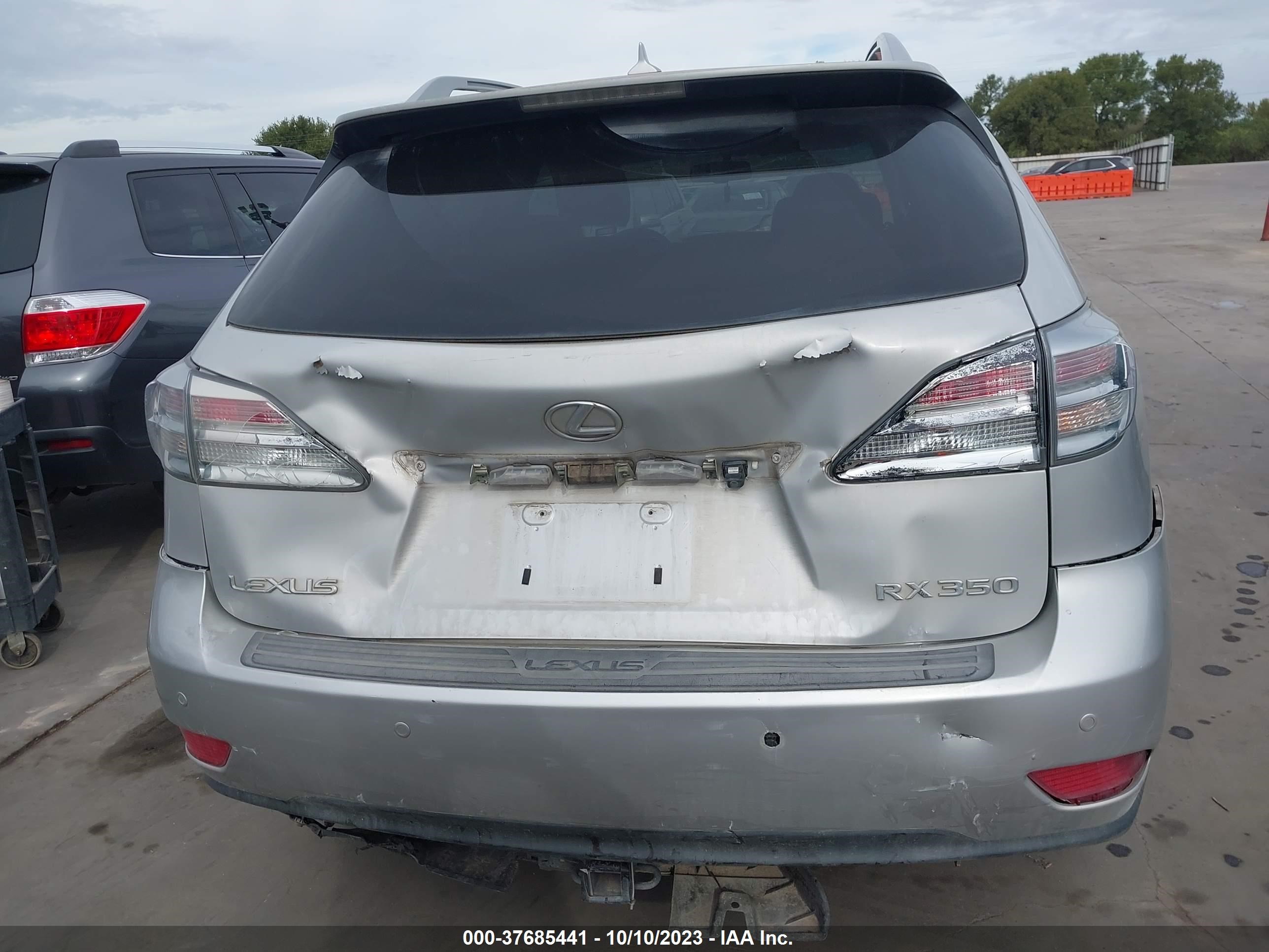 Photo 5 VIN: 2T2BK1BA7AC061377 - LEXUS RX 