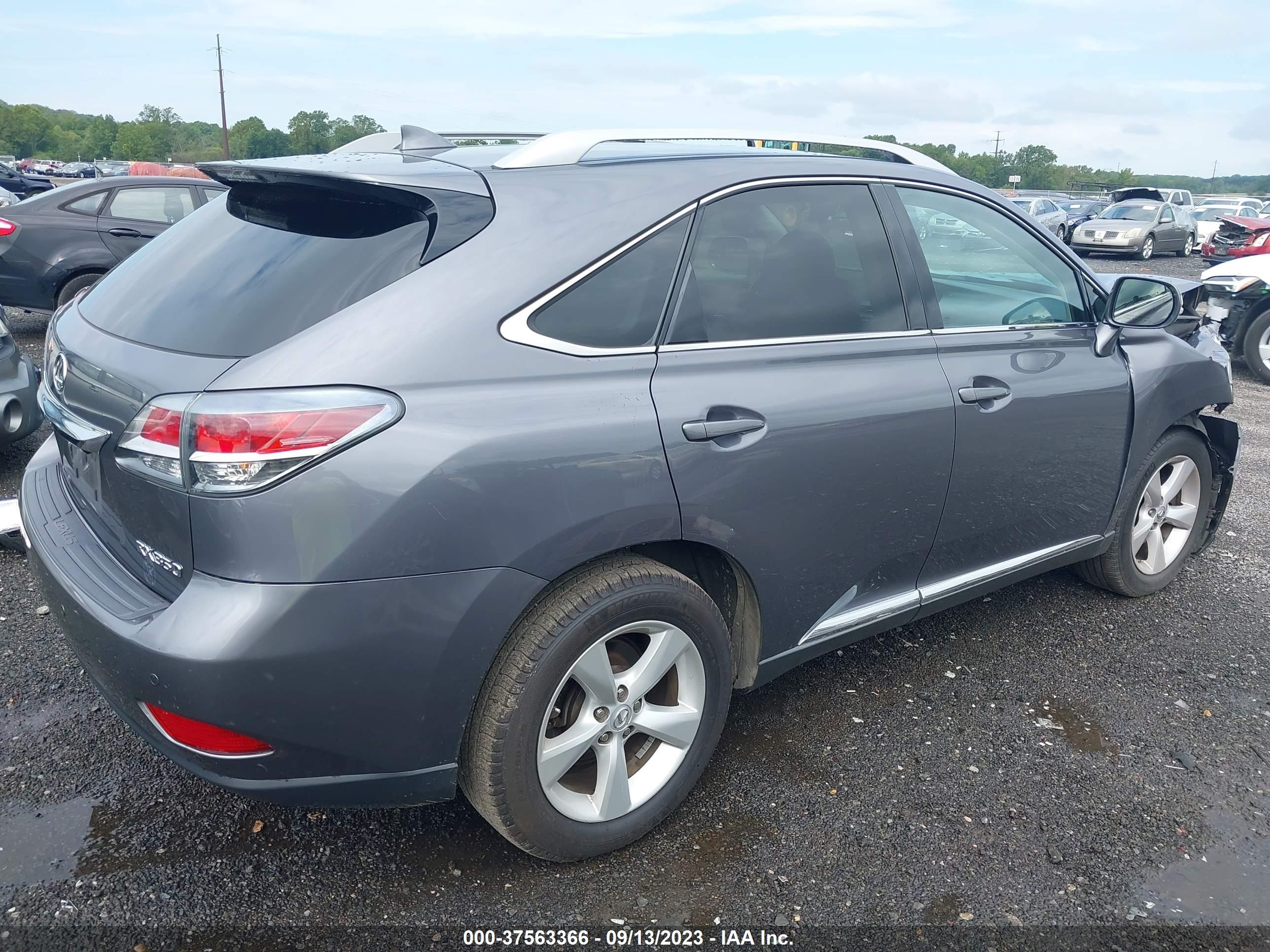 Photo 3 VIN: 2T2BK1BA7FC268732 - LEXUS RX 