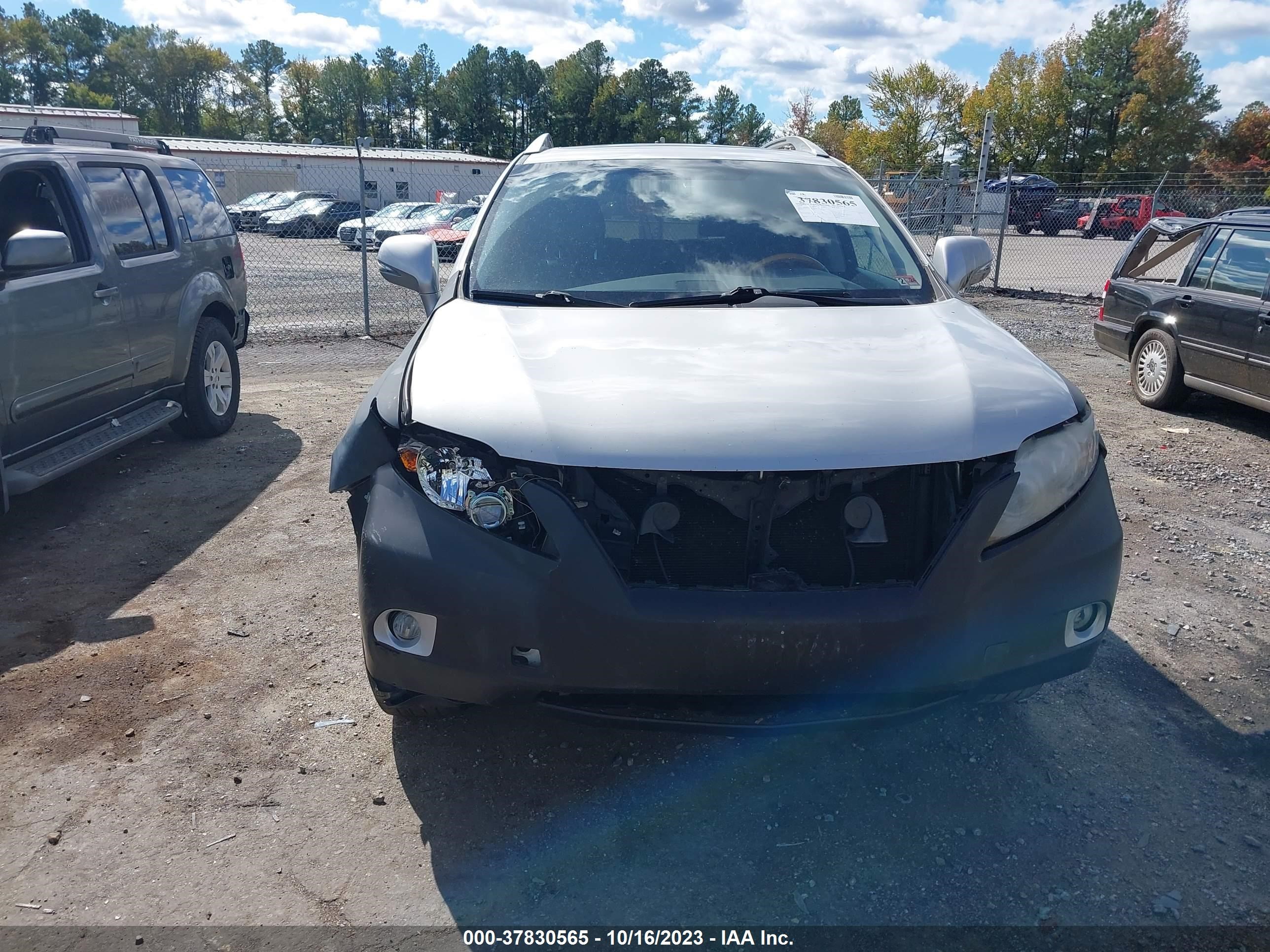 Photo 11 VIN: 2T2BK1BA8AC026850 - LEXUS RX 