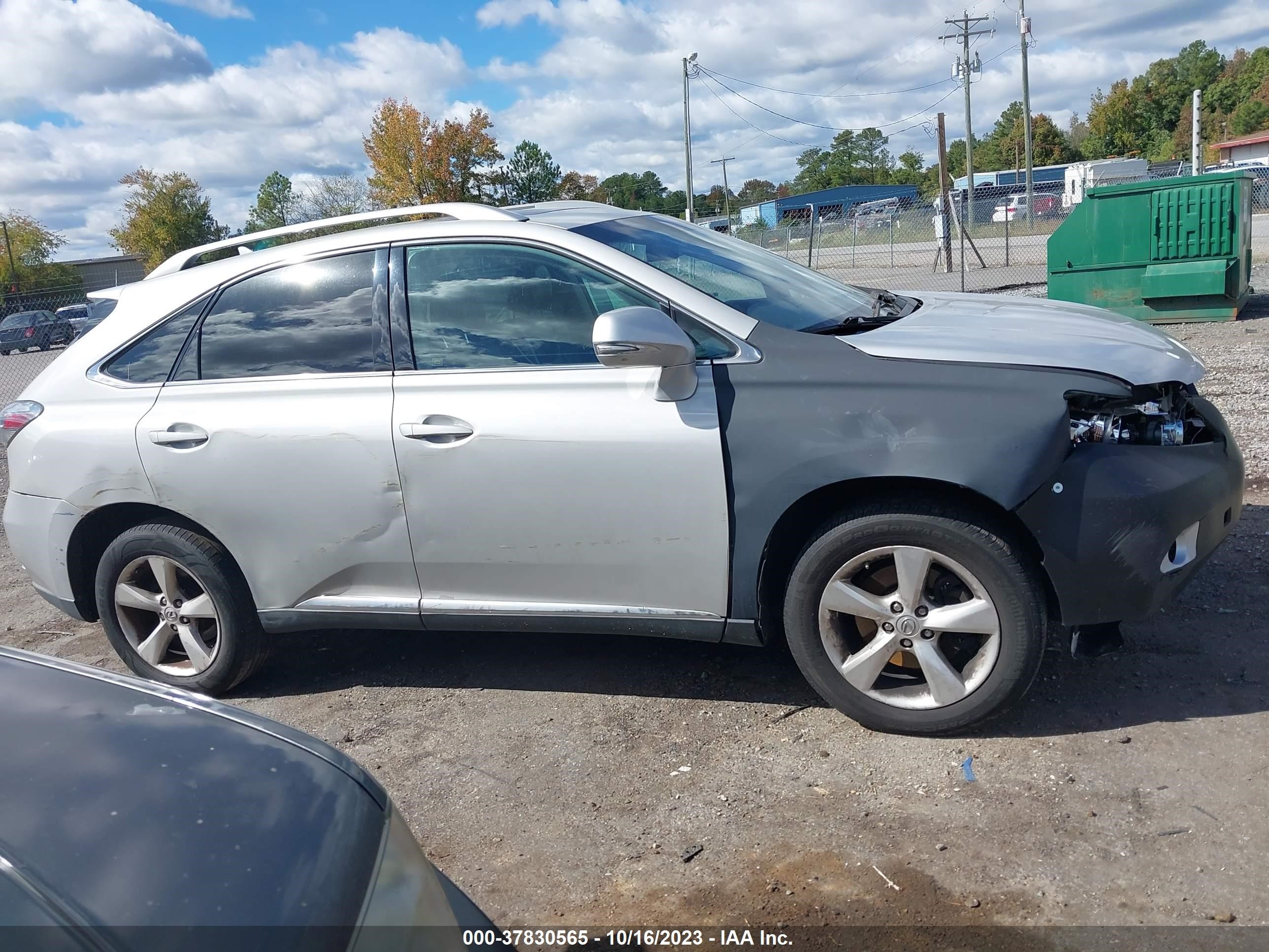 Photo 12 VIN: 2T2BK1BA8AC026850 - LEXUS RX 