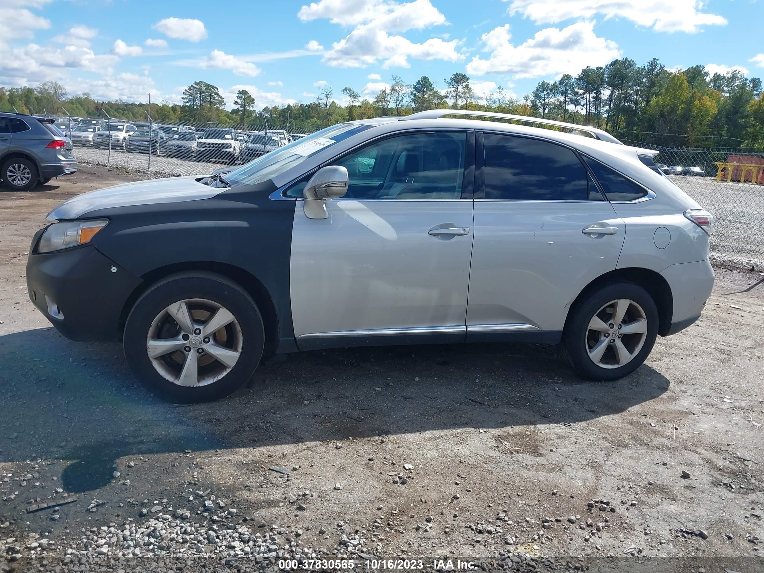 Photo 13 VIN: 2T2BK1BA8AC026850 - LEXUS RX 