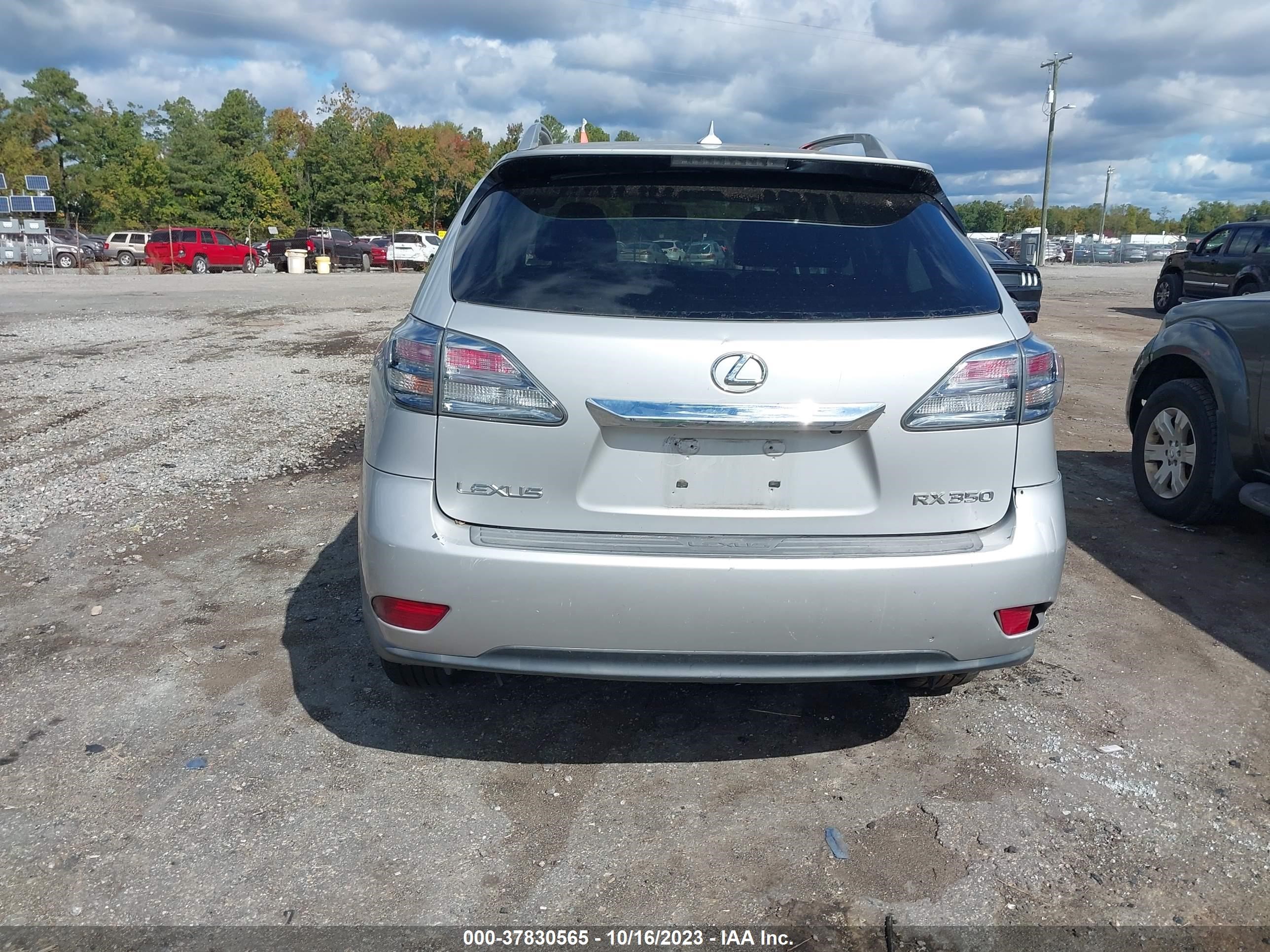 Photo 15 VIN: 2T2BK1BA8AC026850 - LEXUS RX 