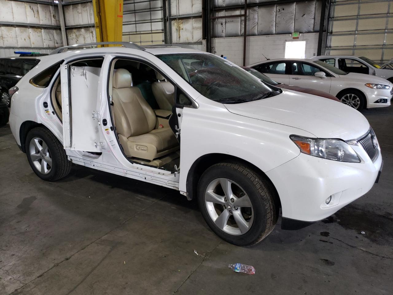 Photo 3 VIN: 2T2BK1BA8AC043910 - LEXUS RX 