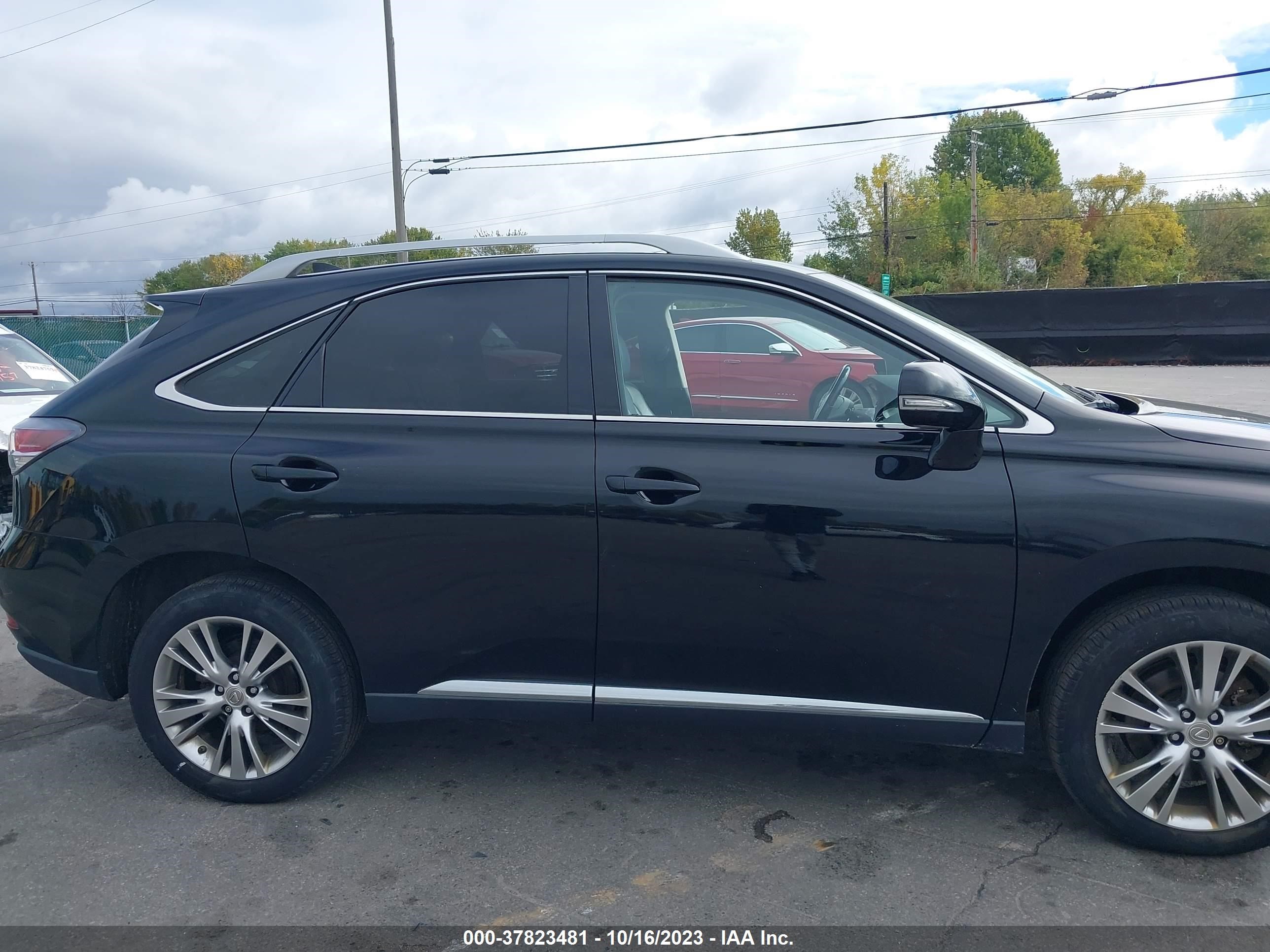 Photo 13 VIN: 2T2BK1BA8EC248116 - LEXUS RX 