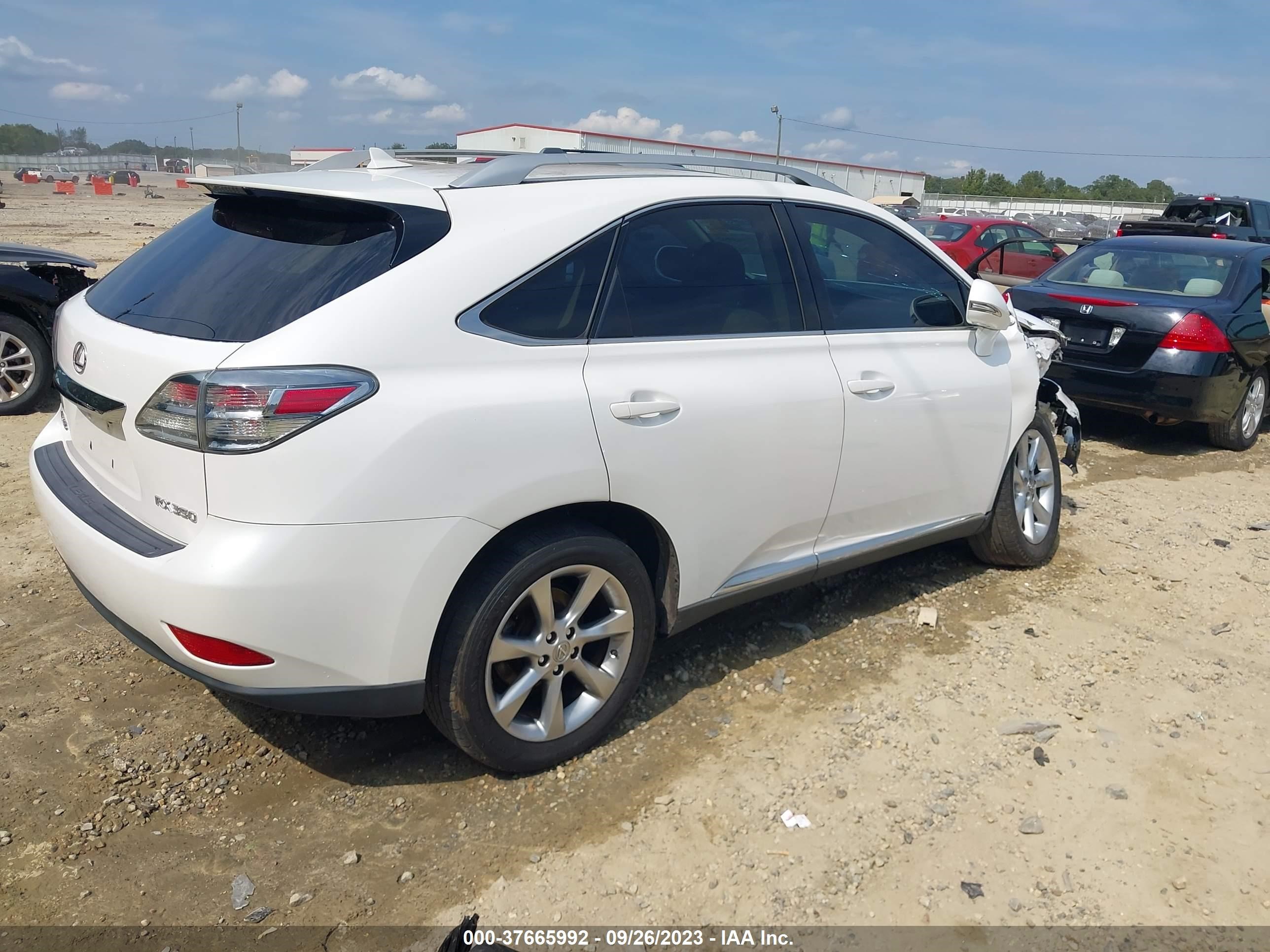 Photo 3 VIN: 2T2BK1BA9AC014545 - LEXUS RX 