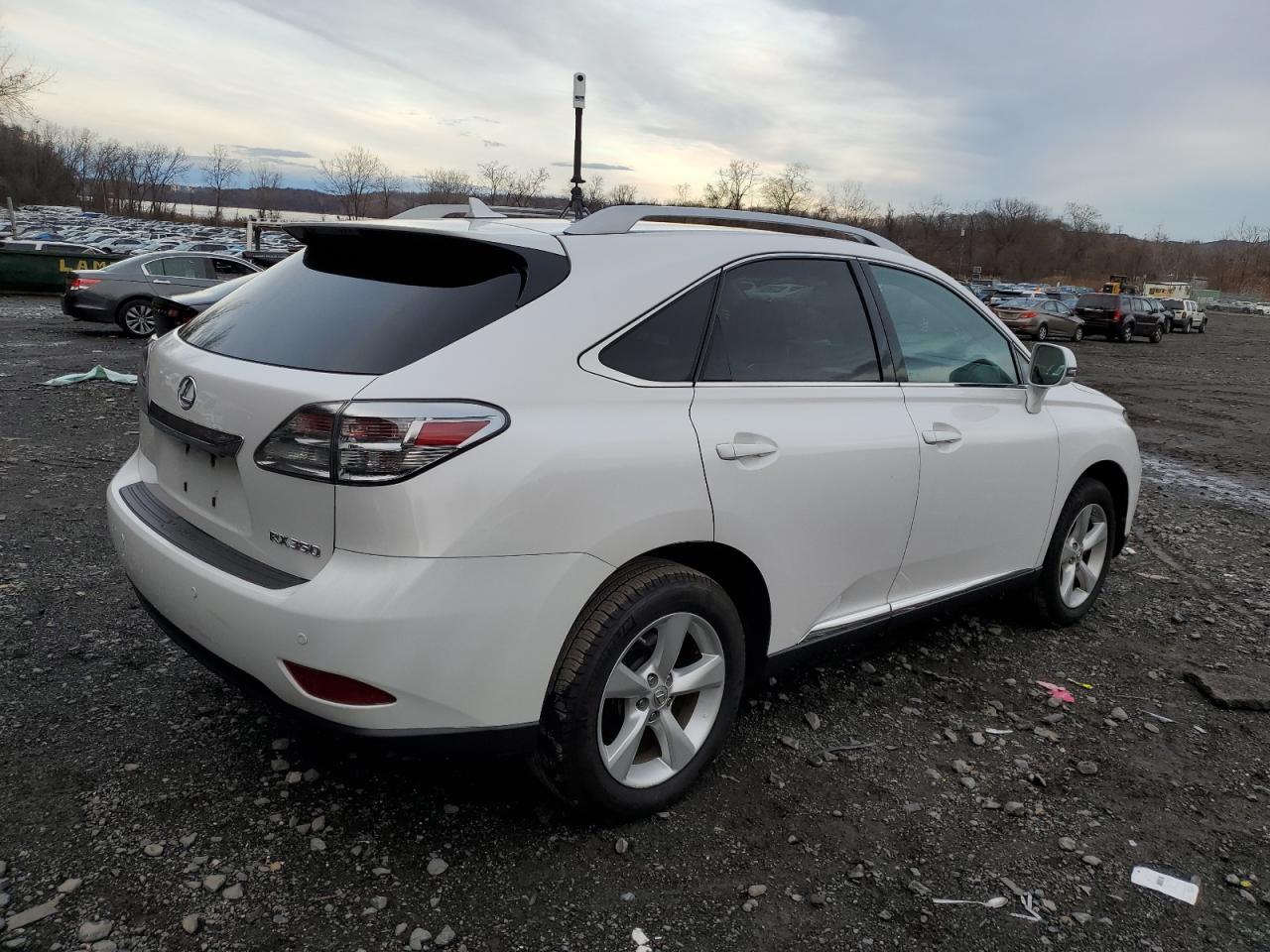 Photo 2 VIN: 2T2BK1BAXBC107463 - LEXUS RX 