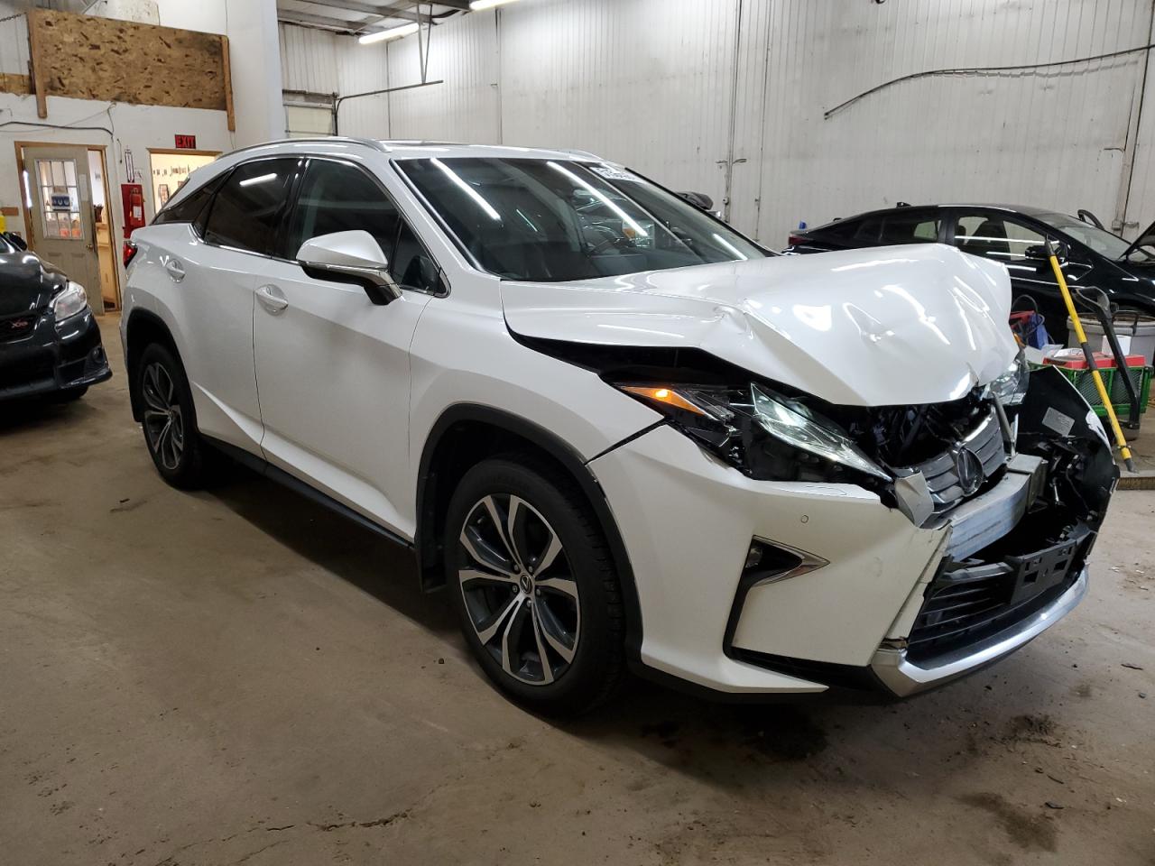 Photo 3 VIN: 2T2BZMCA0KC196102 - LEXUS RX 