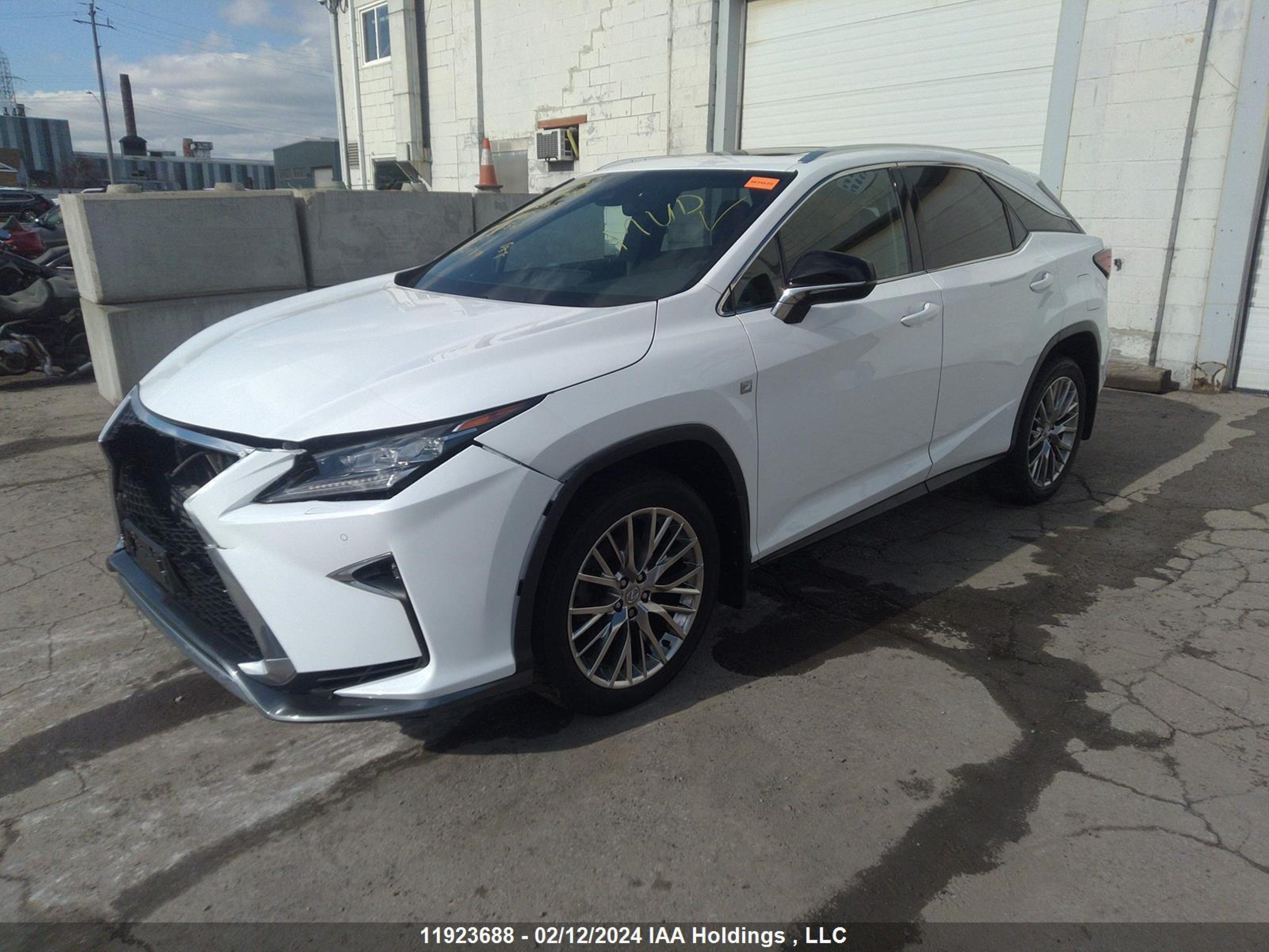 Photo 1 VIN: 2T2BZMCA1HC098561 - LEXUS RX 