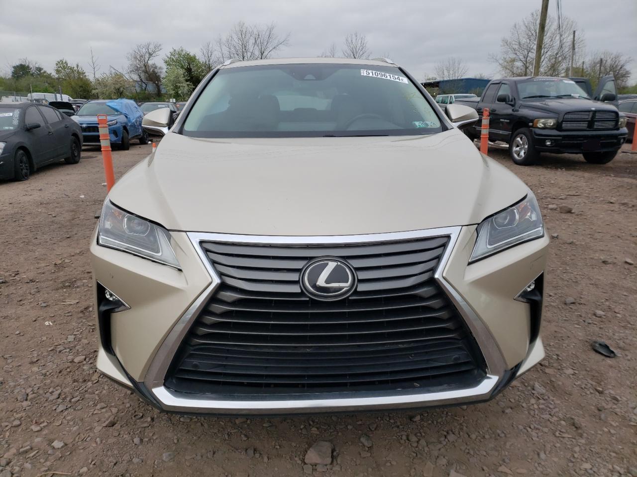 Photo 4 VIN: 2T2BZMCA6HC132980 - LEXUS RX 