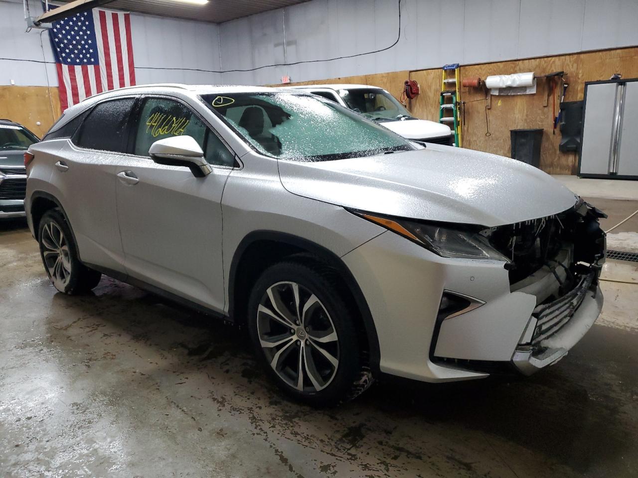 Photo 3 VIN: 2T2BZMCAXHC123893 - LEXUS RX 