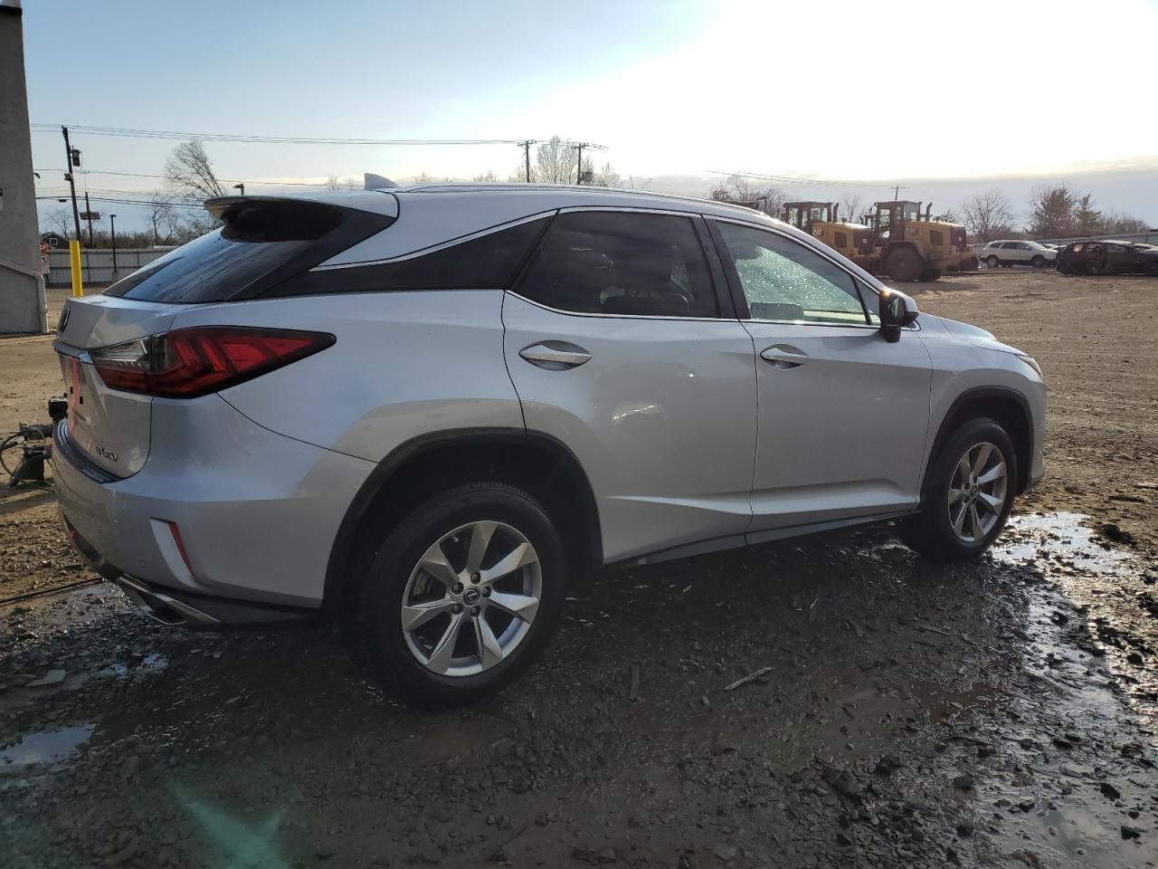 Photo 2 VIN: 2T2BZMCAXJC141851 - LEXUS RX 