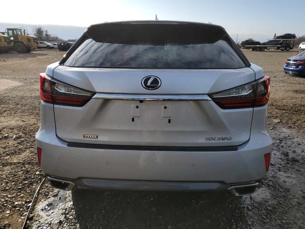 Photo 5 VIN: 2T2BZMCAXJC141851 - LEXUS RX 