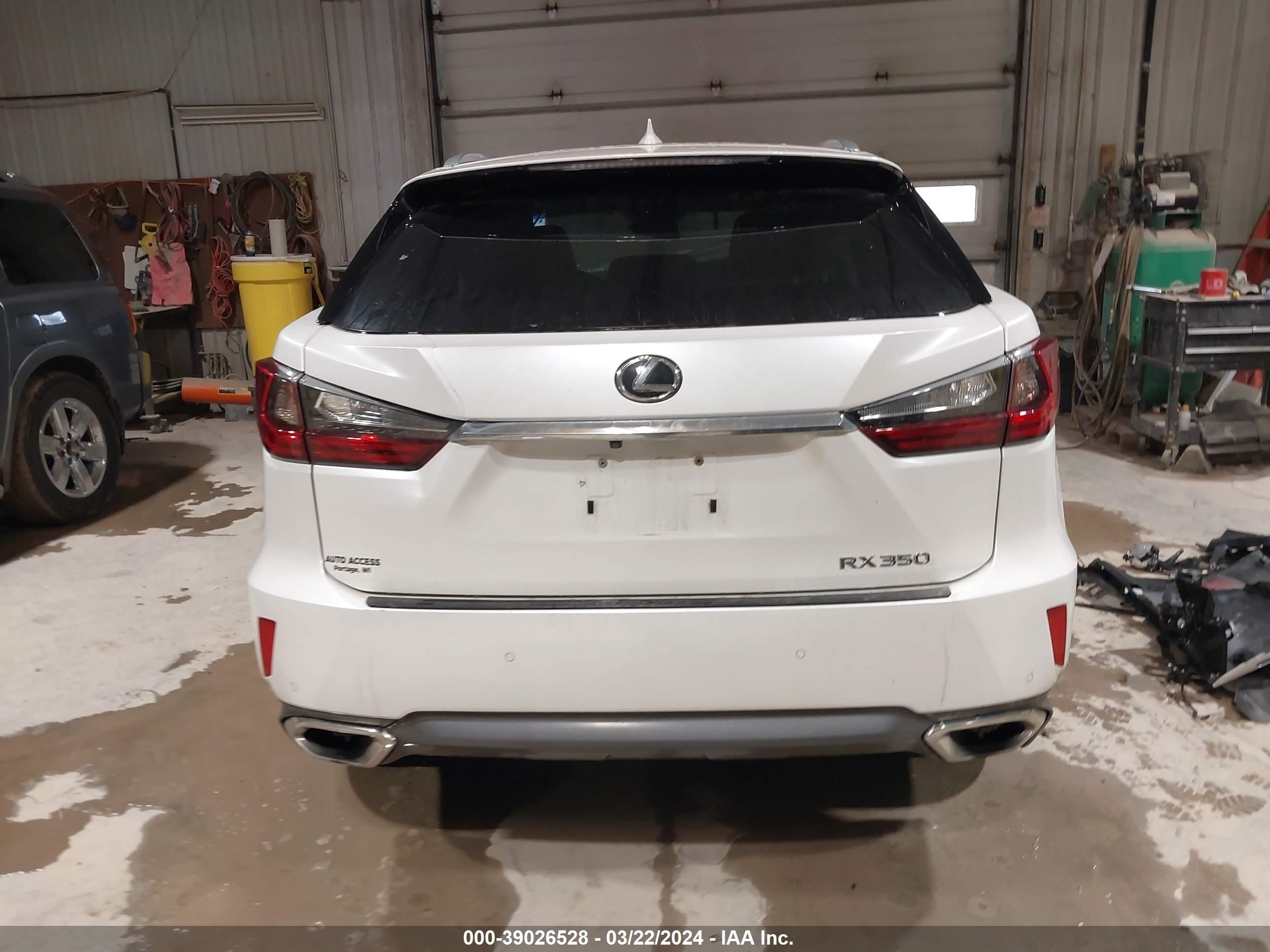 Photo 15 VIN: 2T2BZMCAXJC163705 - LEXUS RX 