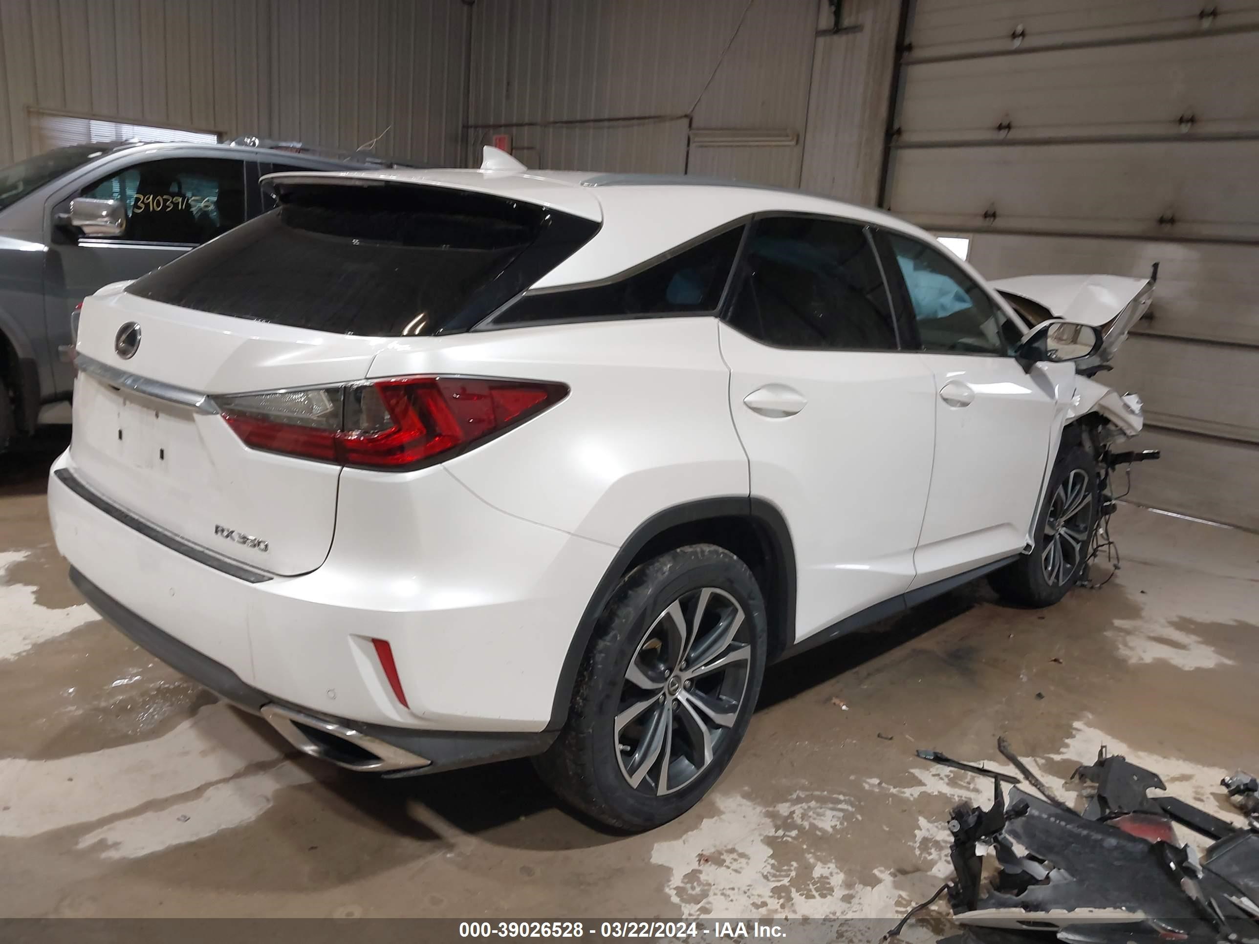 Photo 3 VIN: 2T2BZMCAXJC163705 - LEXUS RX 