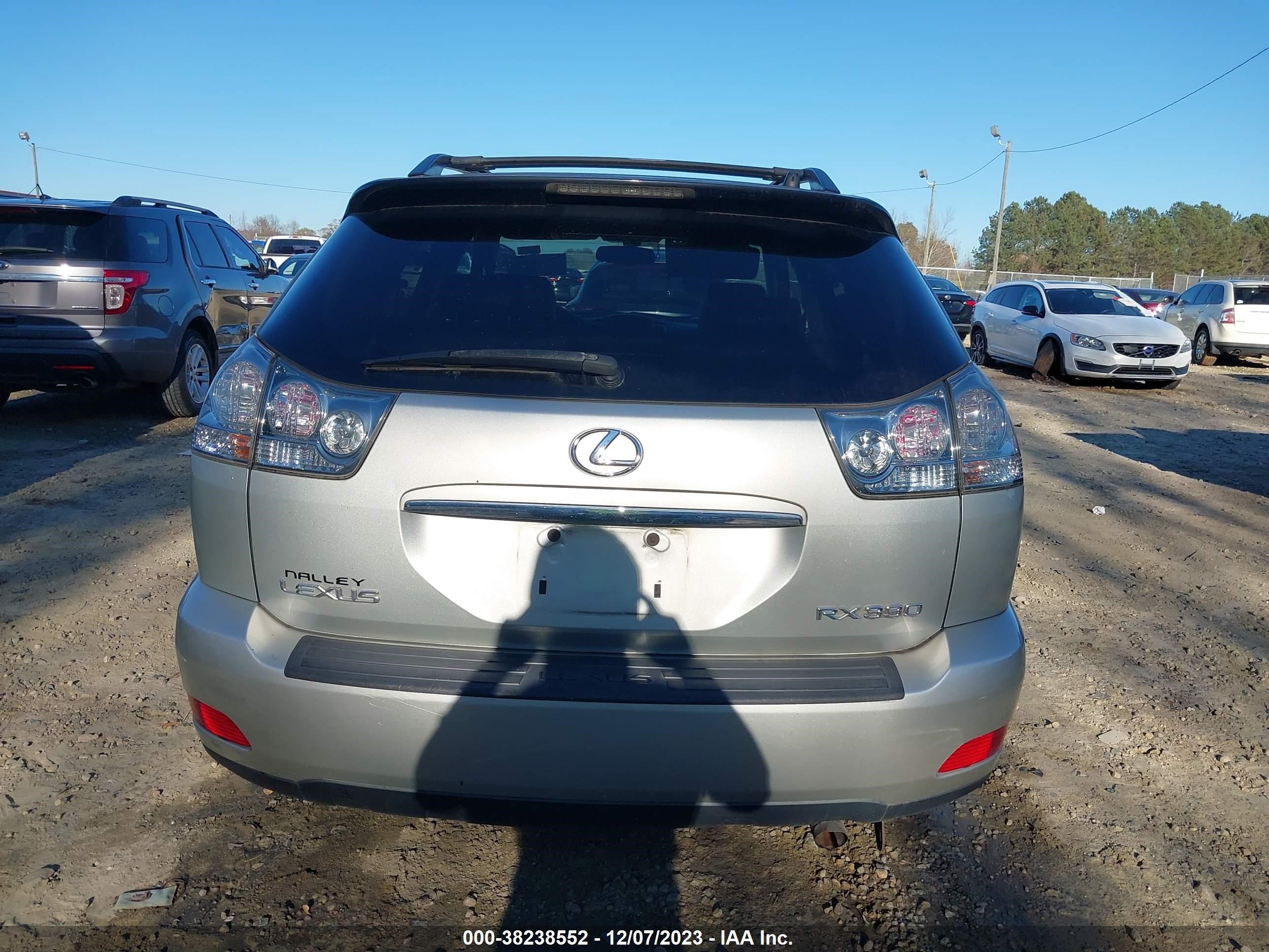 Photo 16 VIN: 2T2GA31U05C022314 - LEXUS RX 