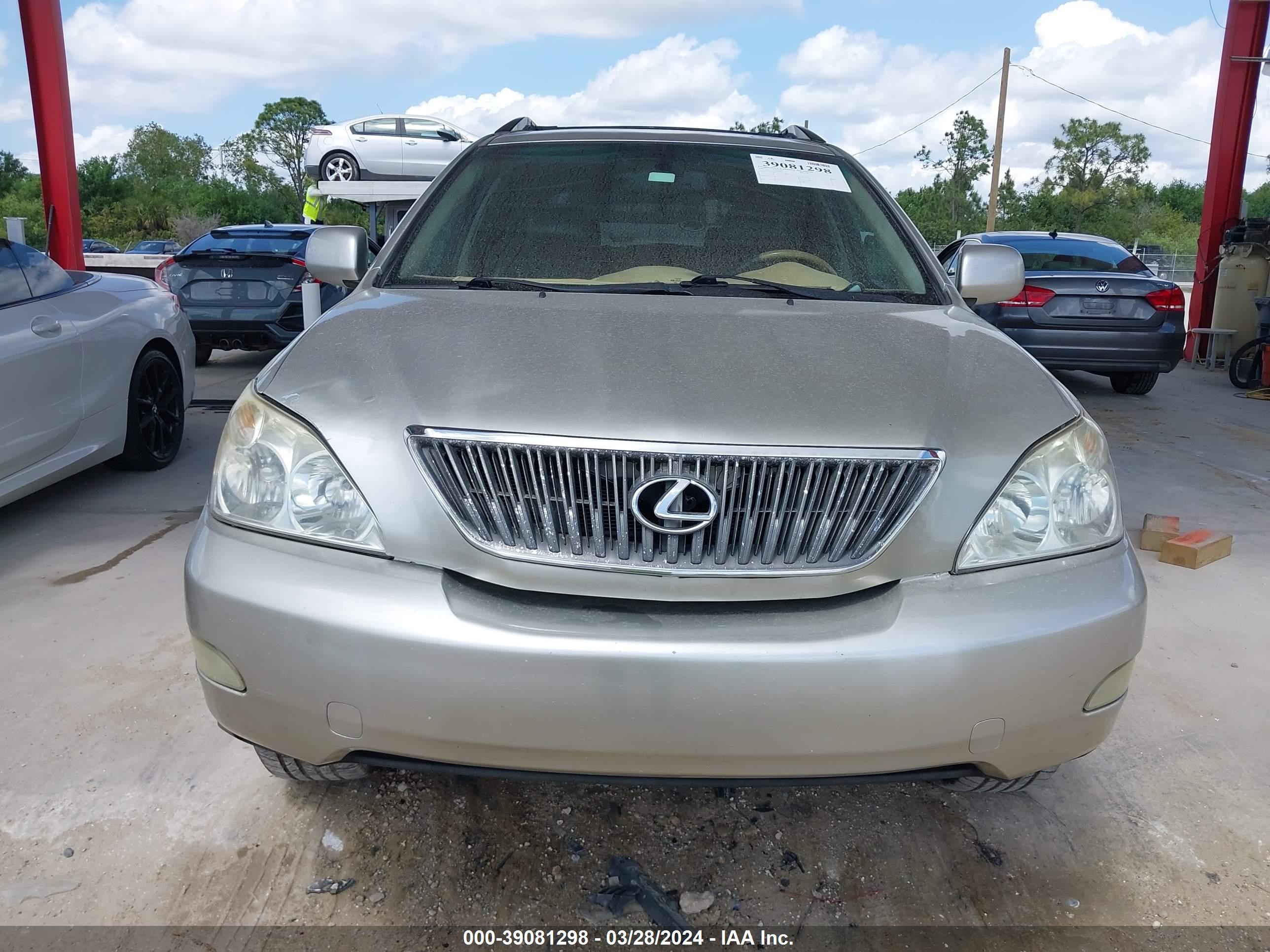 Photo 11 VIN: 2T2GA31U15C024637 - LEXUS RX 