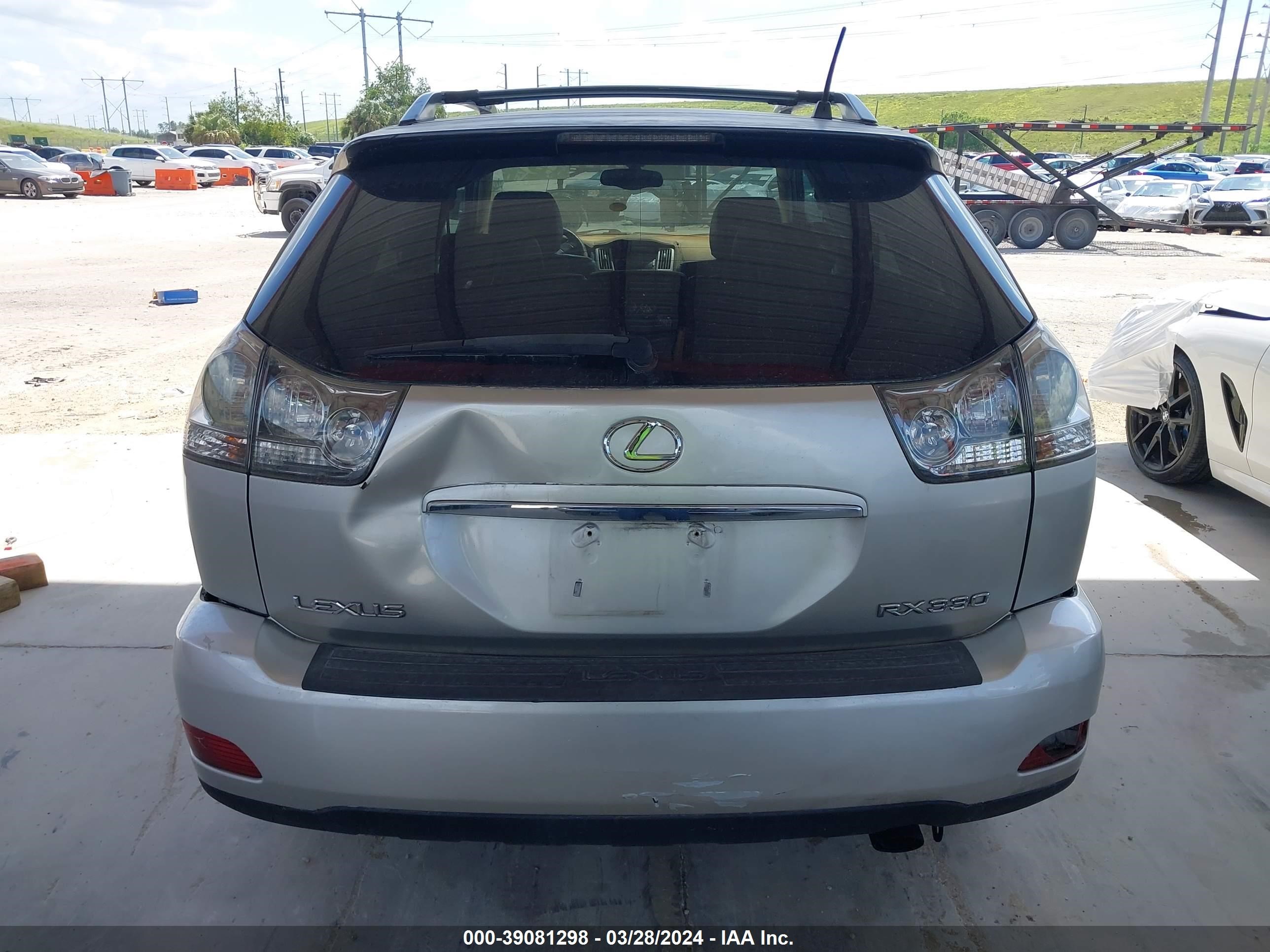 Photo 15 VIN: 2T2GA31U15C024637 - LEXUS RX 