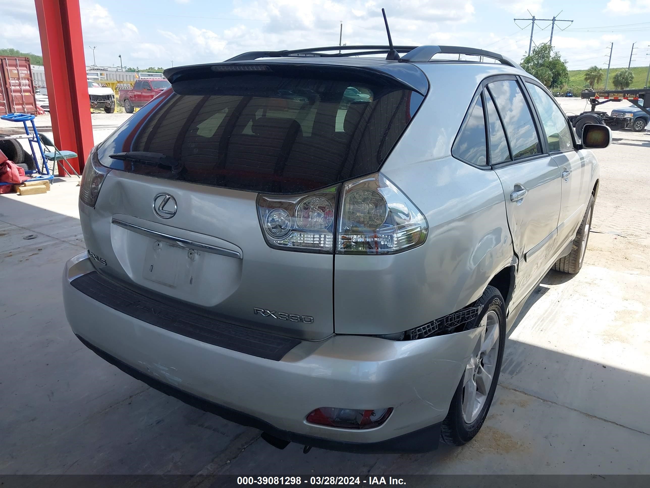 Photo 3 VIN: 2T2GA31U15C024637 - LEXUS RX 