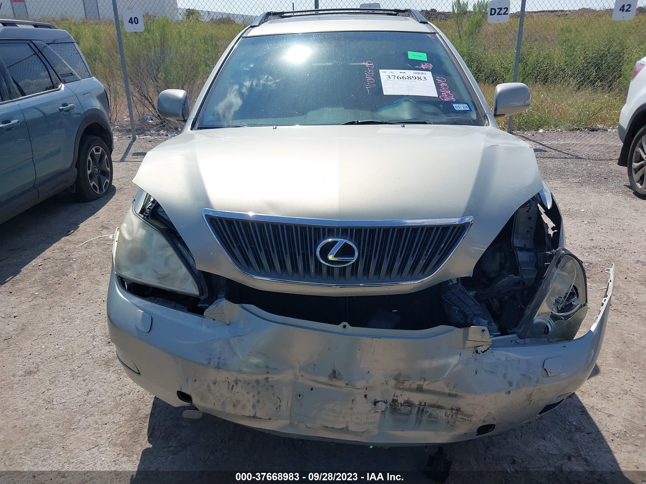 Photo 5 VIN: 2T2GA31U65C033818 - LEXUS RX 