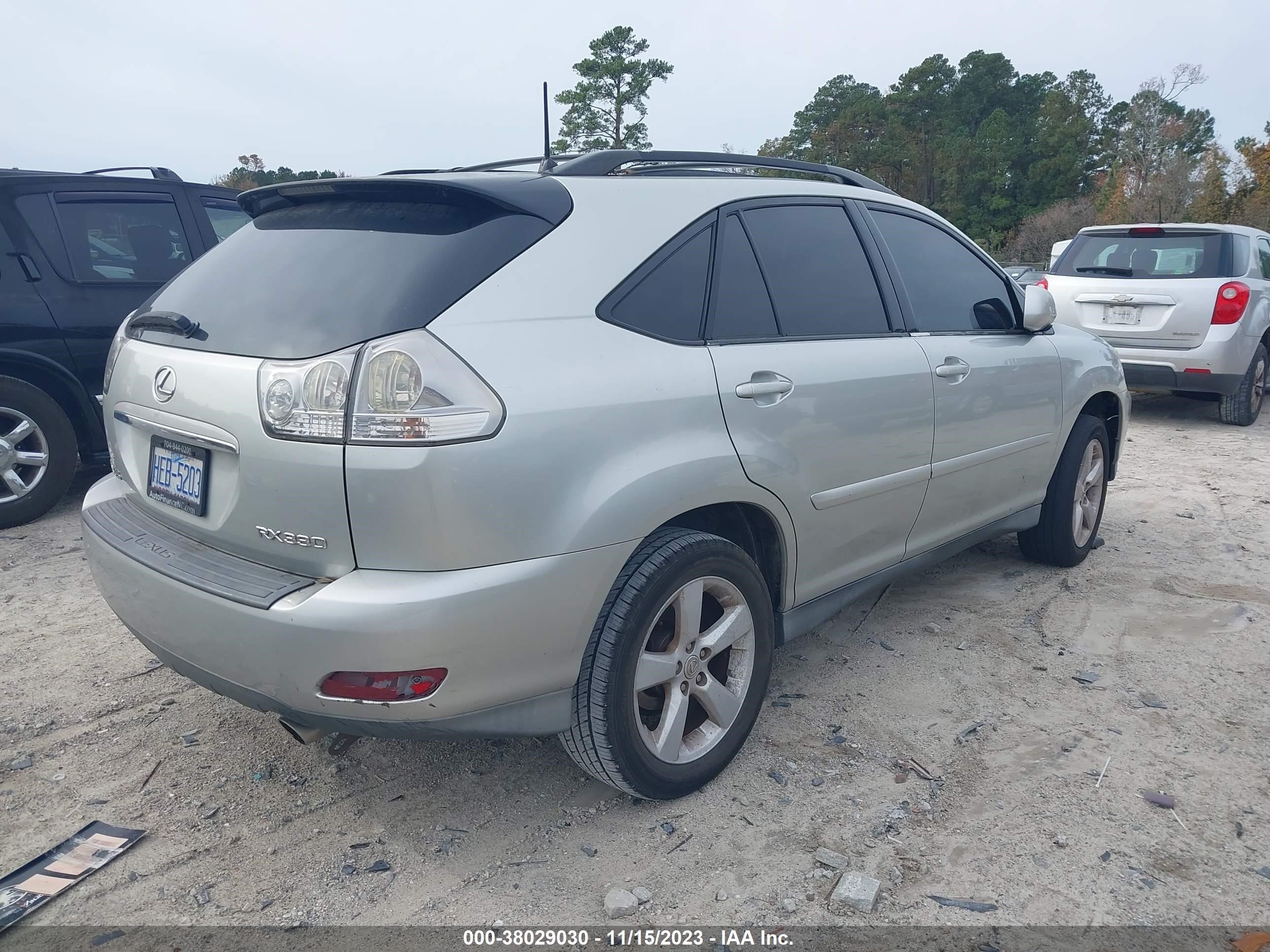 Photo 3 VIN: 2T2GA31U96C052252 - LEXUS RX 