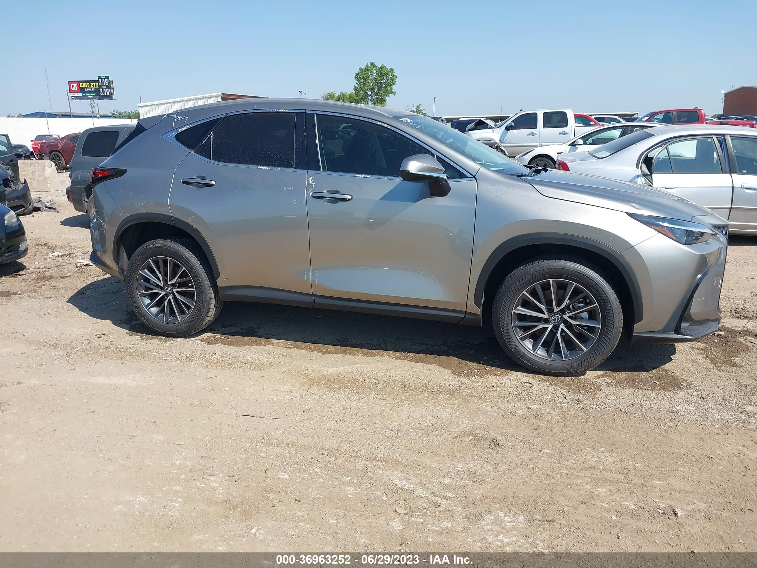 Photo 12 VIN: 2T2GDCAZ2PC004466 - LEXUS NX 