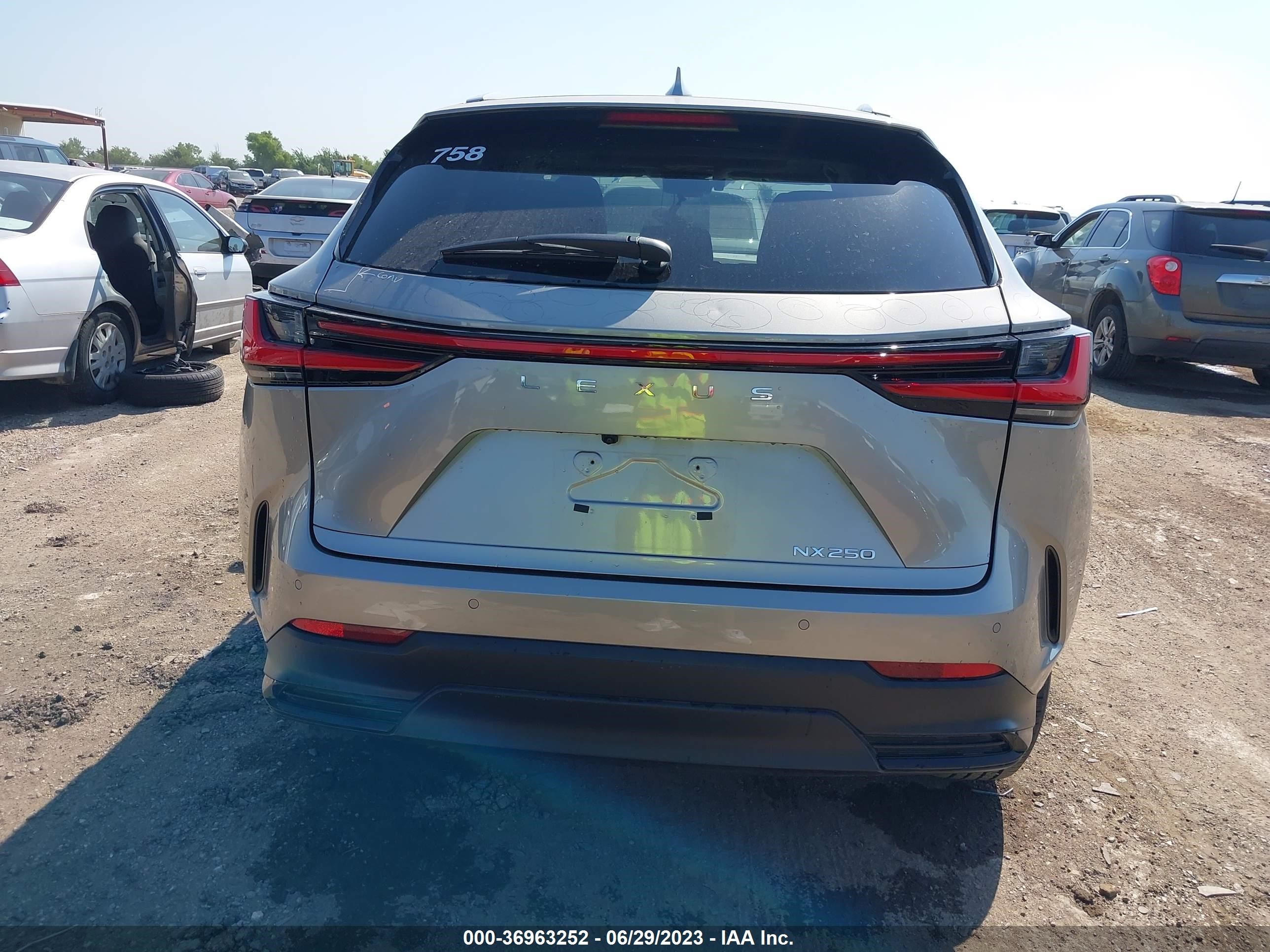 Photo 15 VIN: 2T2GDCAZ2PC004466 - LEXUS NX 