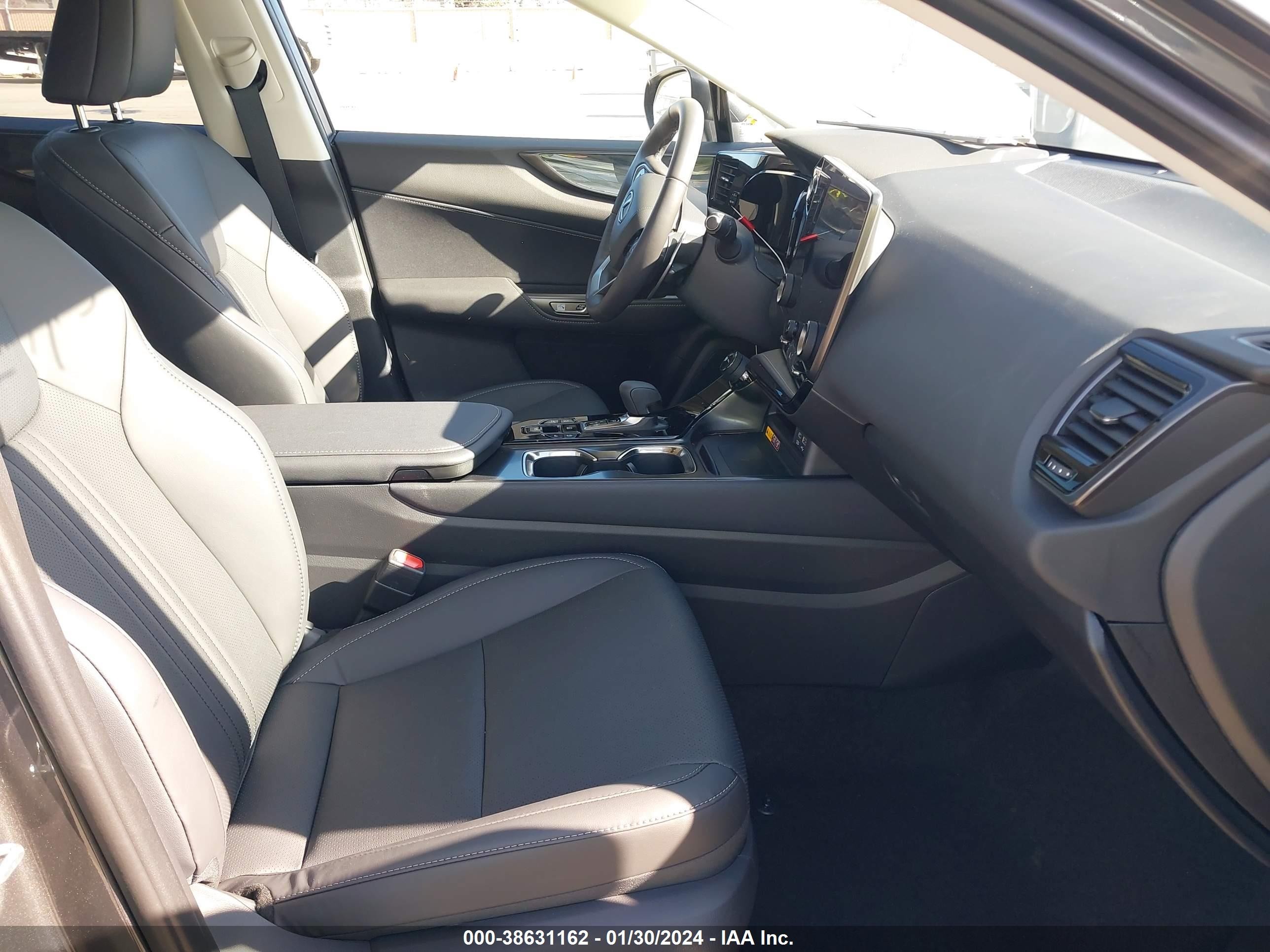 Photo 4 VIN: 2T2GGCEZ0RC050995 - LEXUS NX 