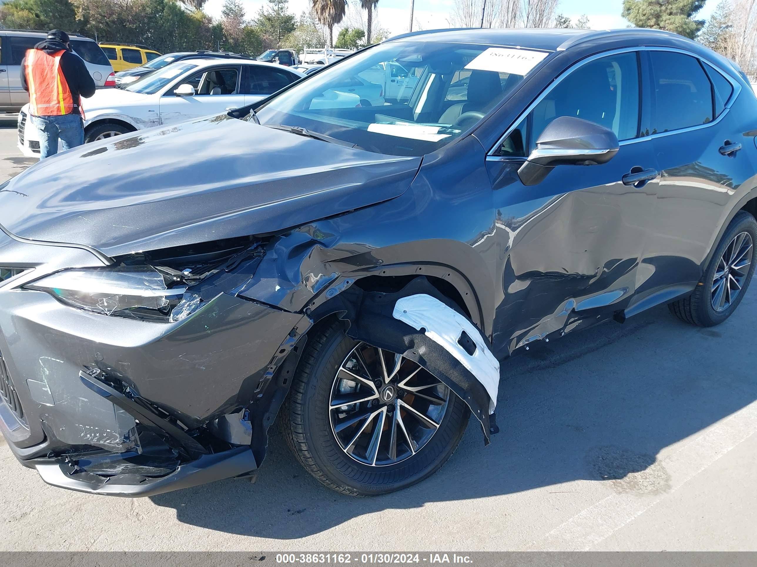 Photo 5 VIN: 2T2GGCEZ0RC050995 - LEXUS NX 