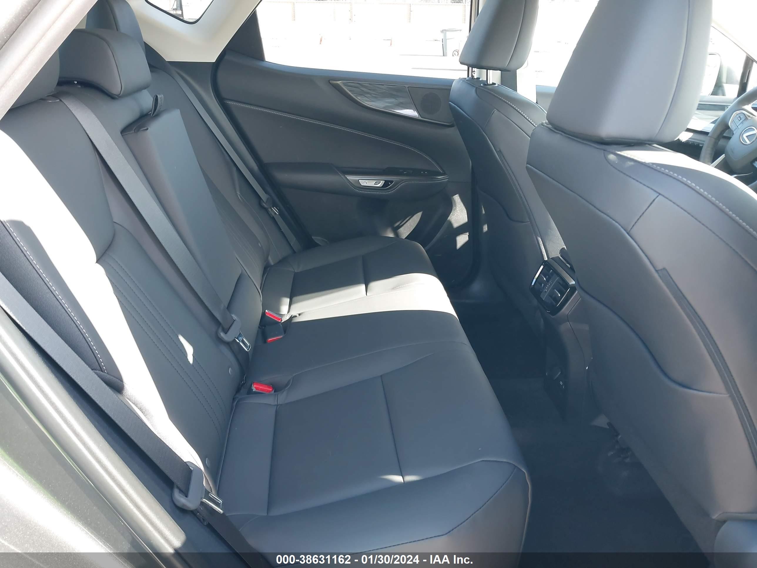 Photo 7 VIN: 2T2GGCEZ0RC050995 - LEXUS NX 