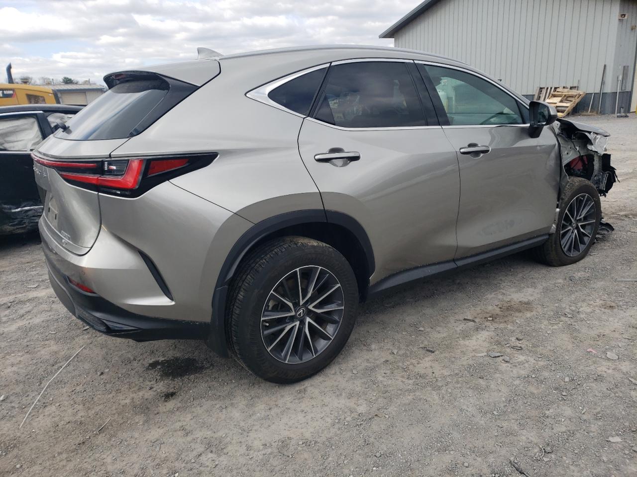 Photo 2 VIN: 2T2GGCEZ3NC001543 - LEXUS NX 