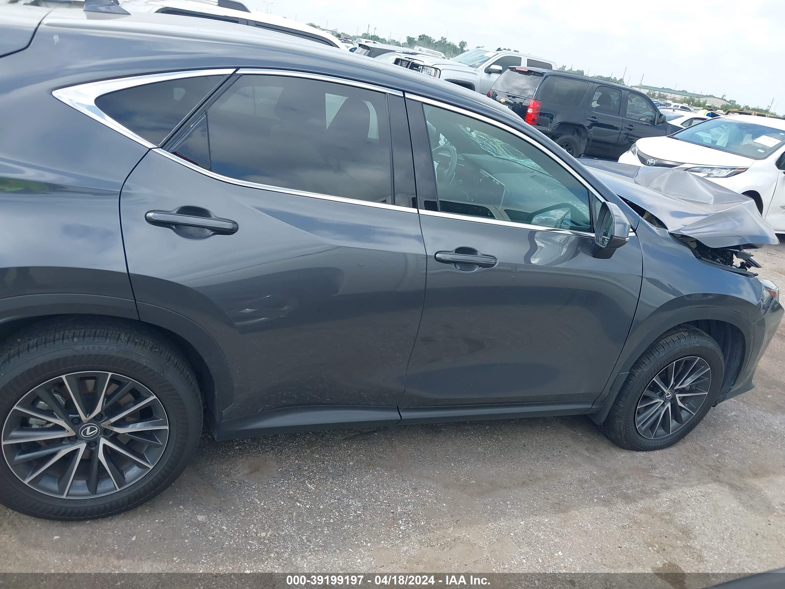 Photo 12 VIN: 2T2GGCEZ4RC037571 - LEXUS NX 