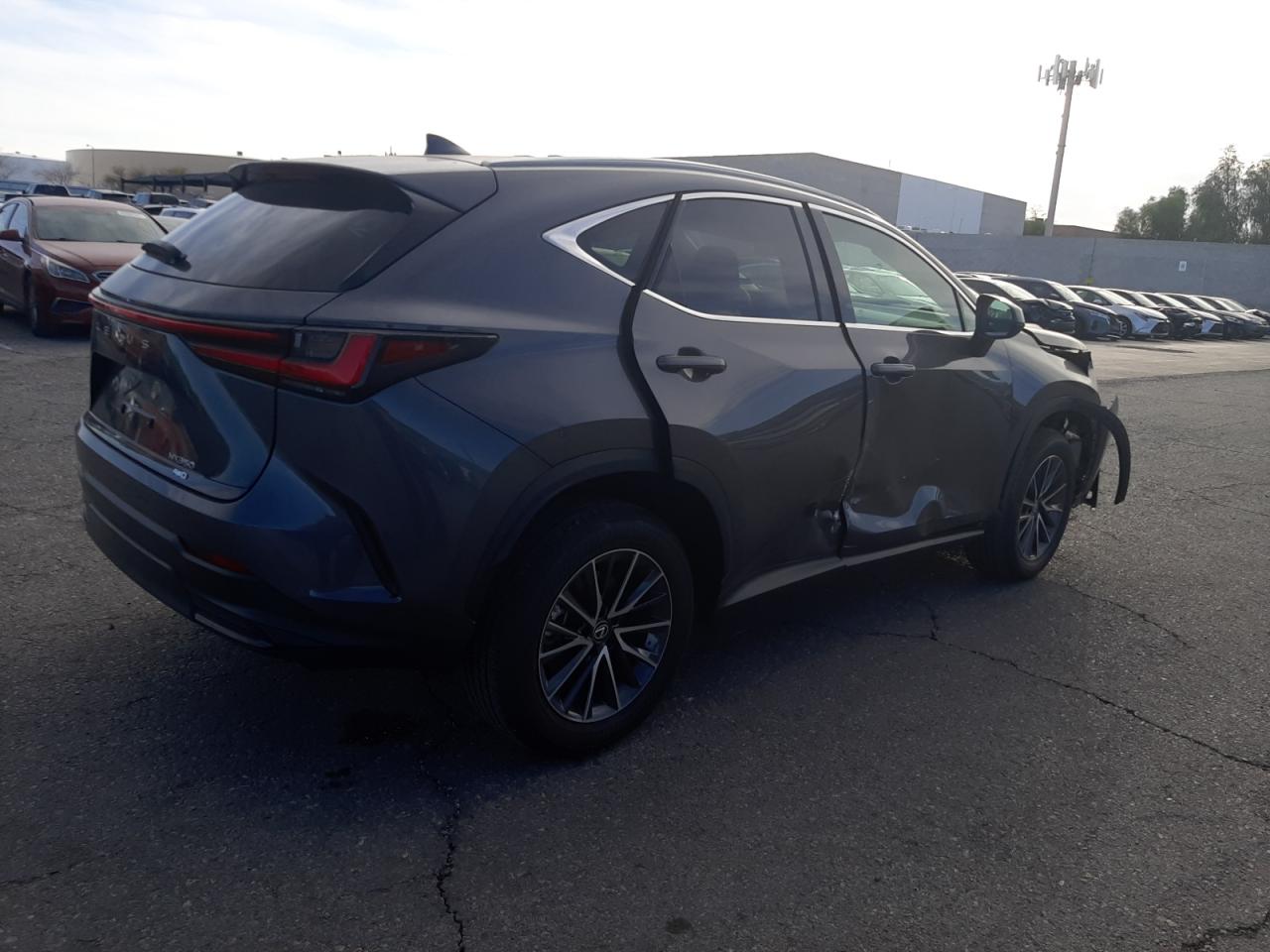 Photo 2 VIN: 2T2GGCEZ8NC013977 - LEXUS NX 