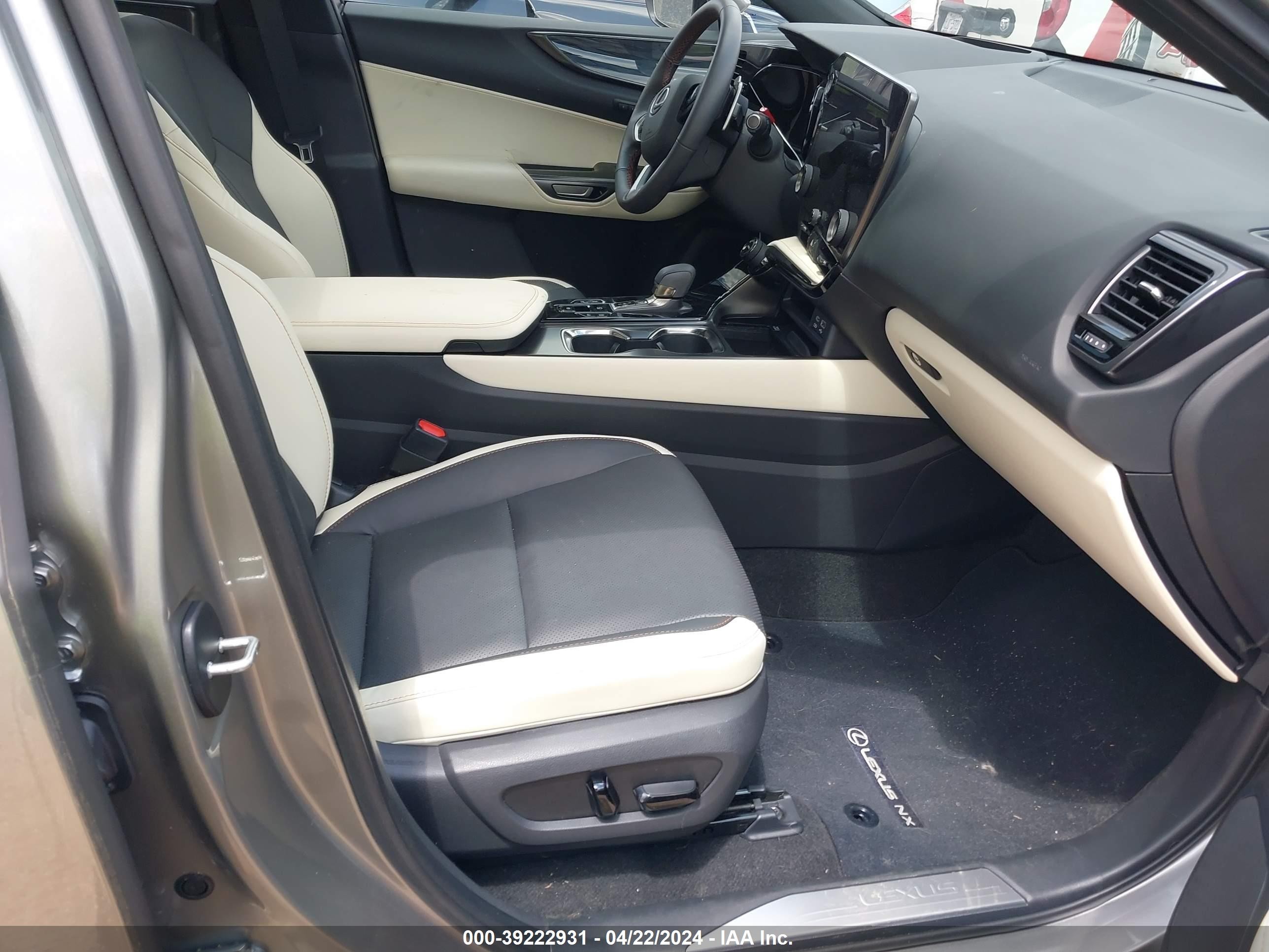 Photo 4 VIN: 2T2GGCEZ9RC050932 - LEXUS NX 