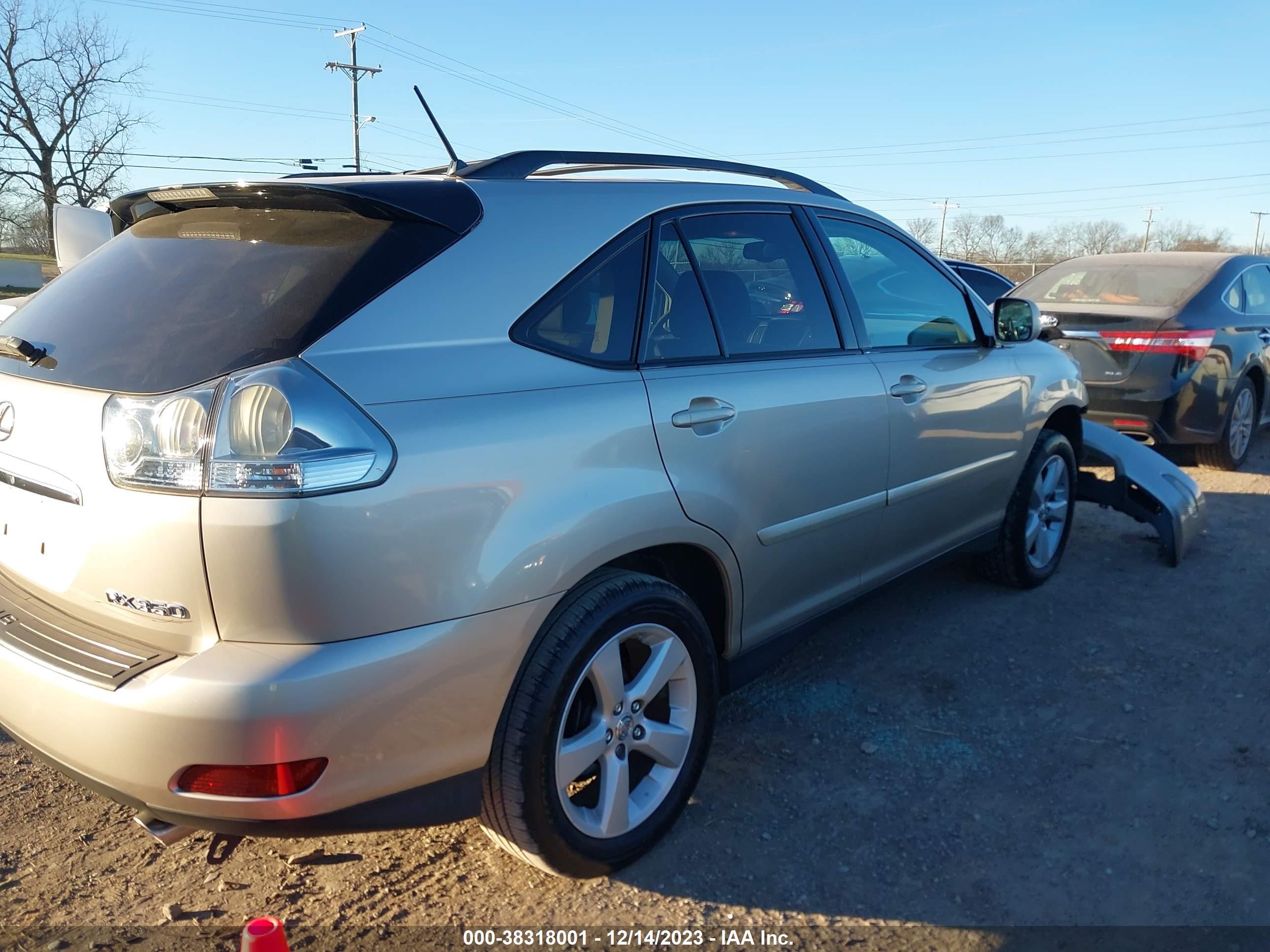 Photo 3 VIN: 2T2GK31U07C002631 - LEXUS RX 