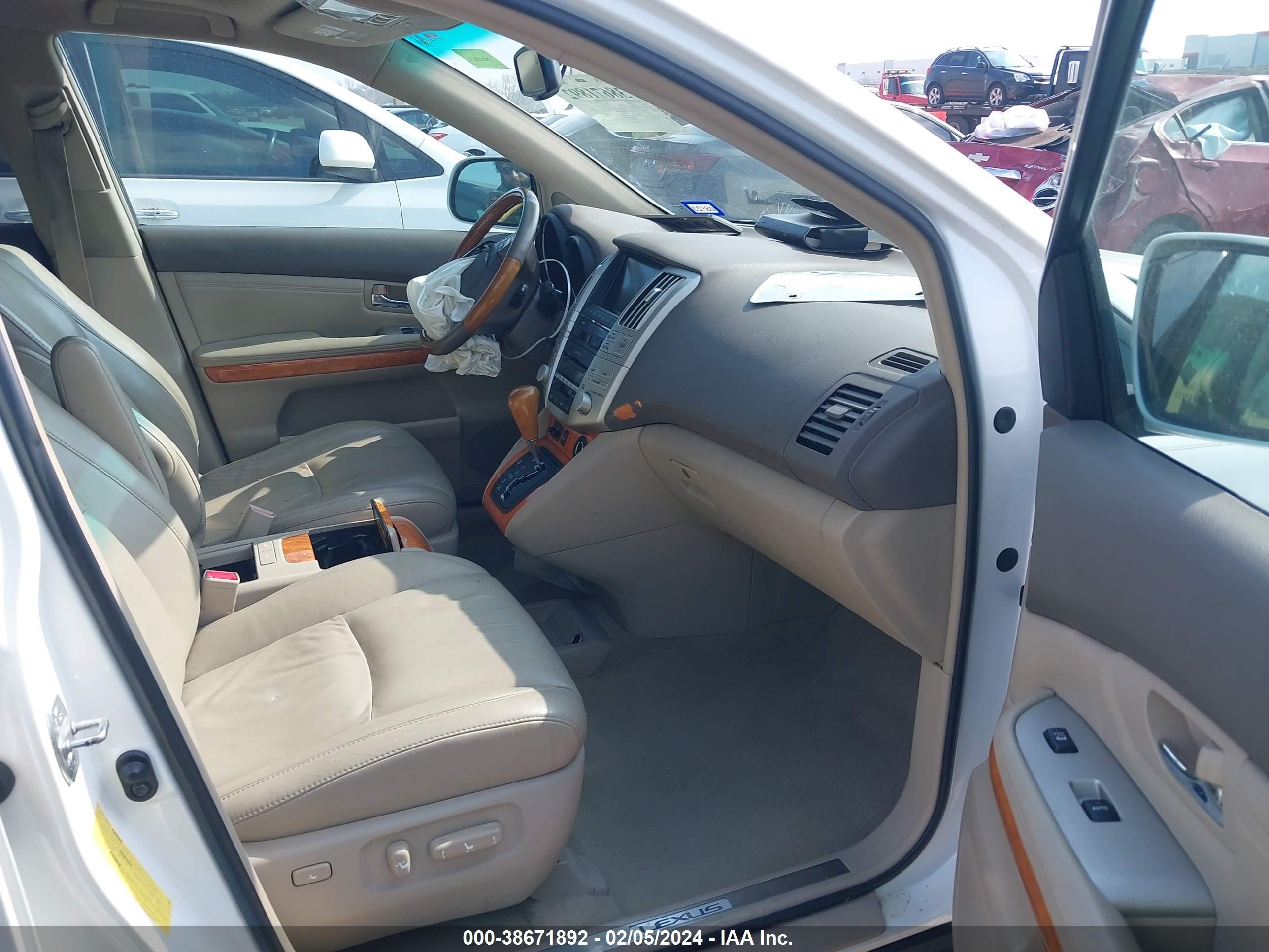 Photo 4 VIN: 2T2GK31U08C053130 - LEXUS RX 