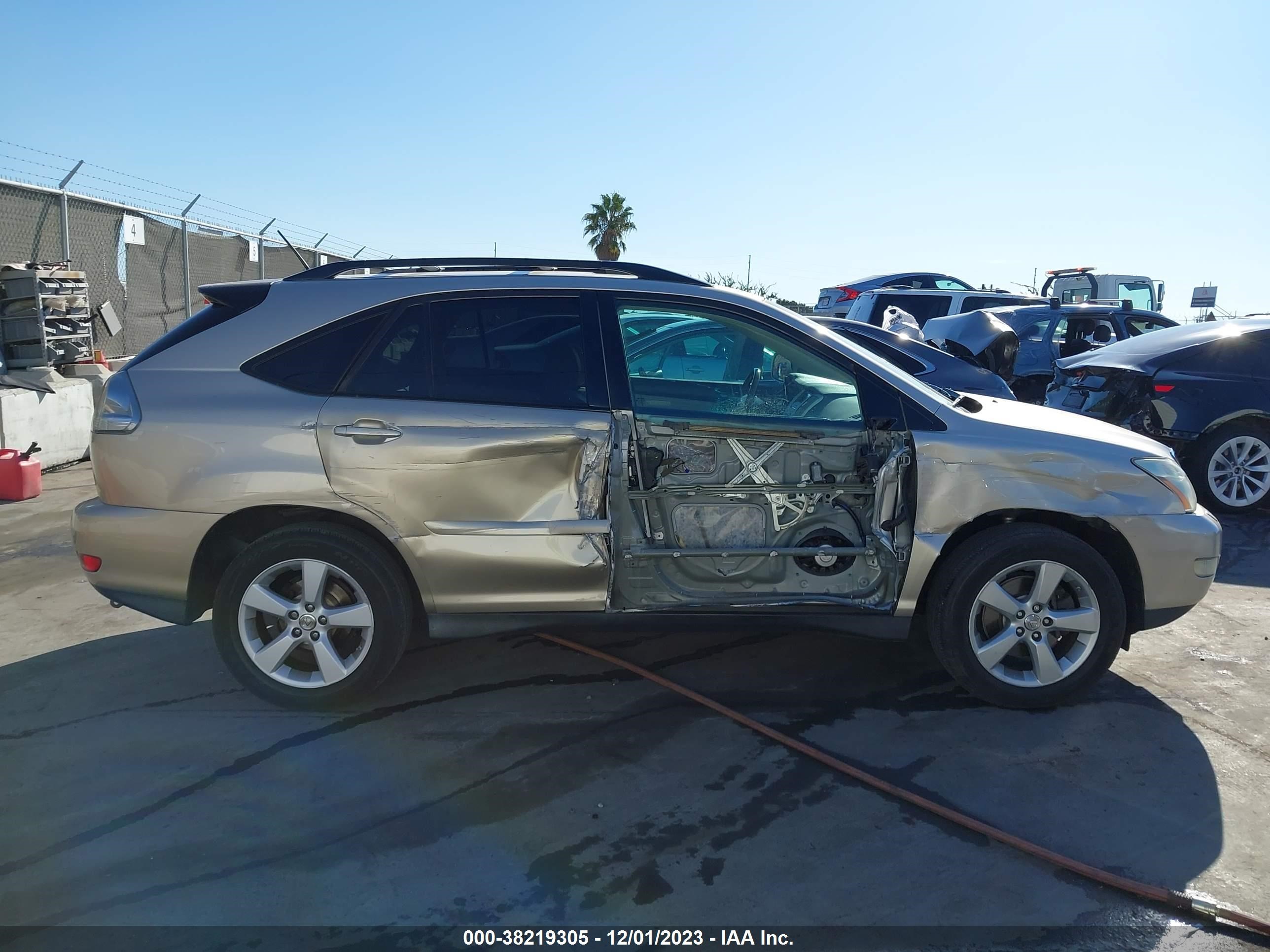 Photo 12 VIN: 2T2GK31U17C019857 - LEXUS RX 