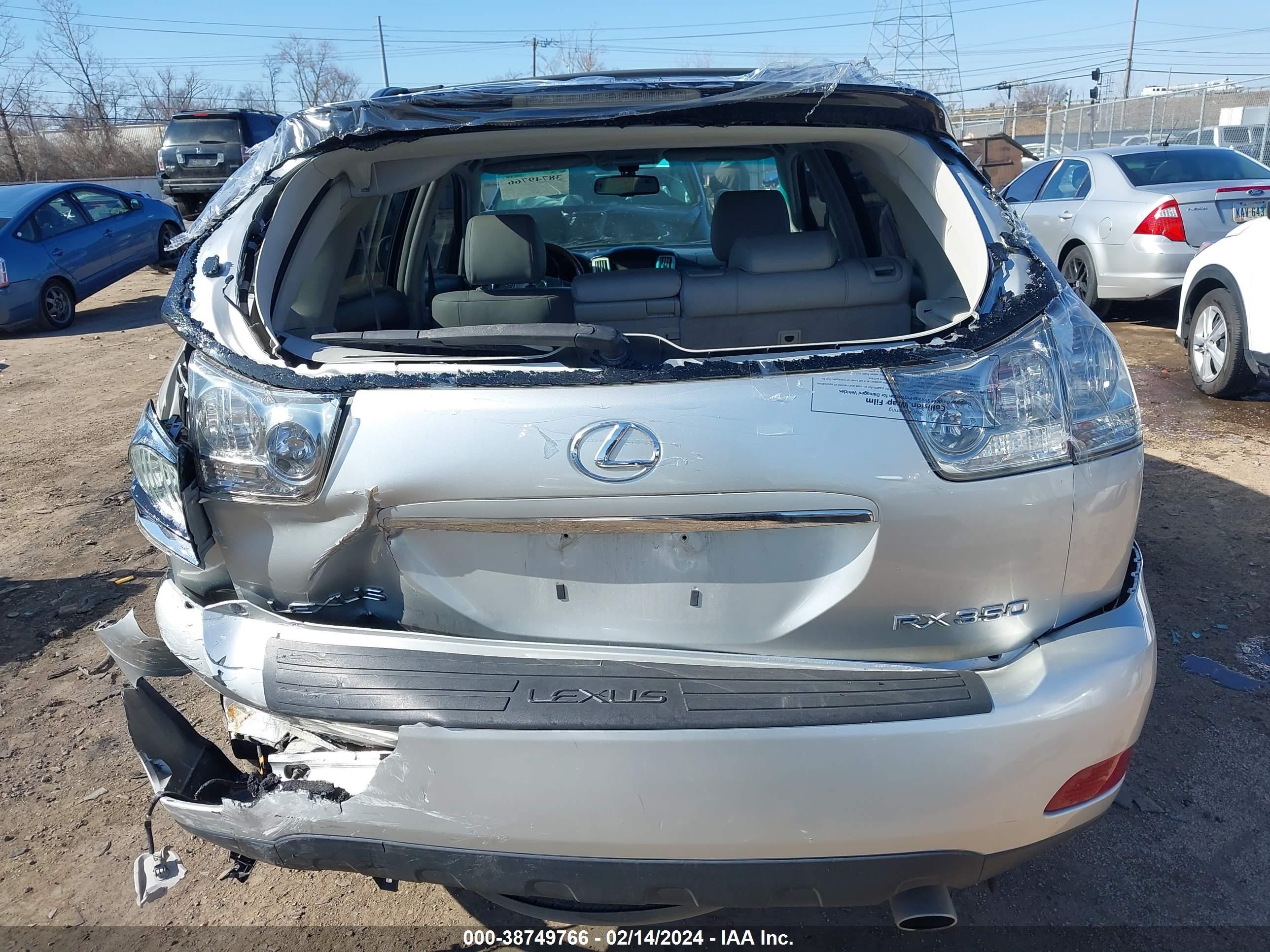 Photo 15 VIN: 2T2GK31U28C047040 - LEXUS RX 