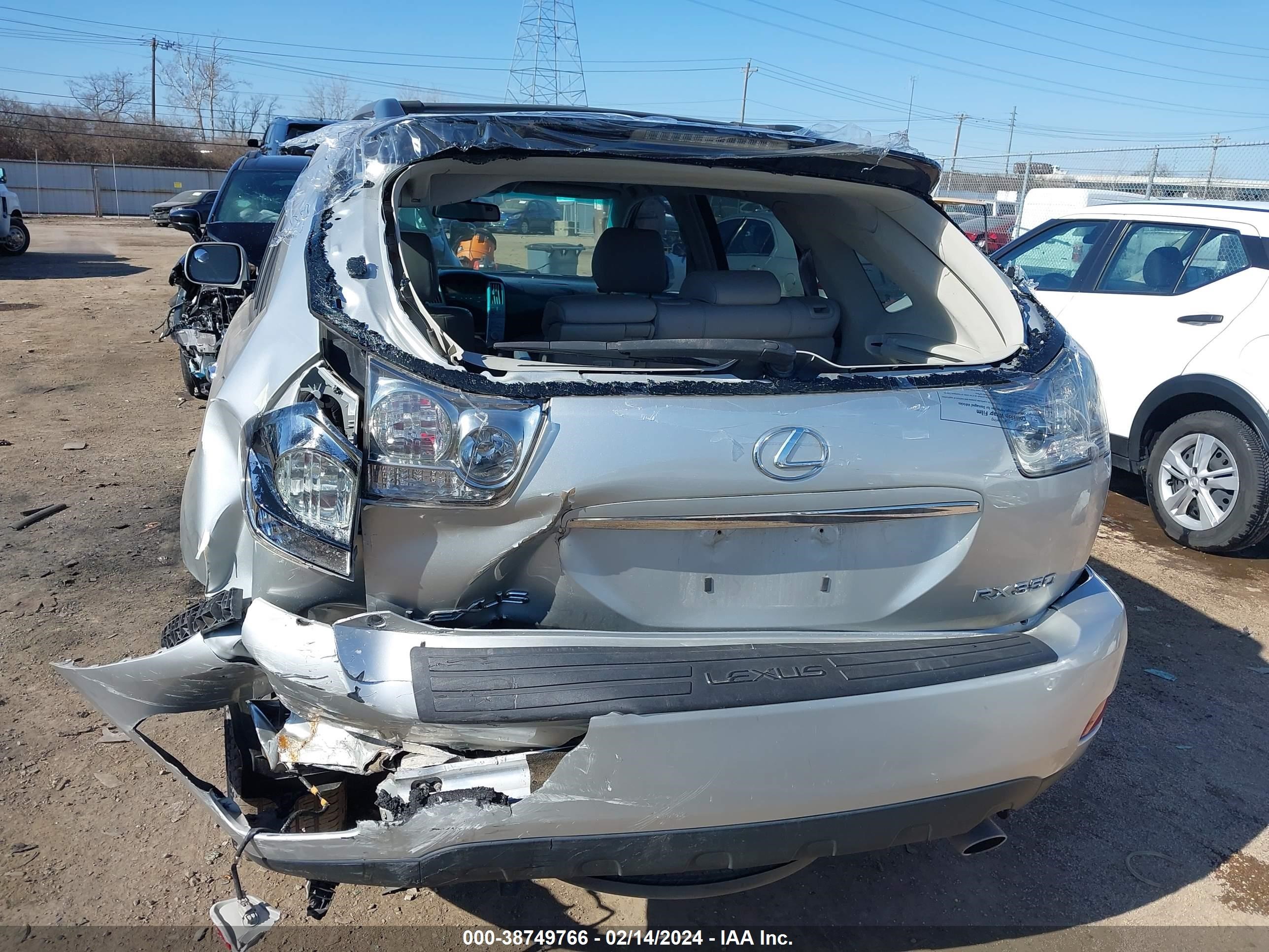 Photo 5 VIN: 2T2GK31U28C047040 - LEXUS RX 