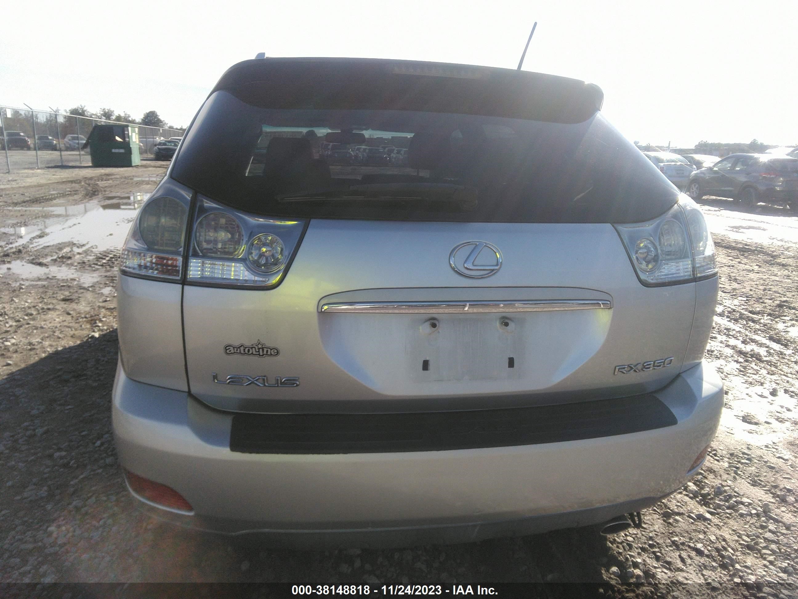 Photo 5 VIN: 2T2GK31U38C047385 - LEXUS RX 