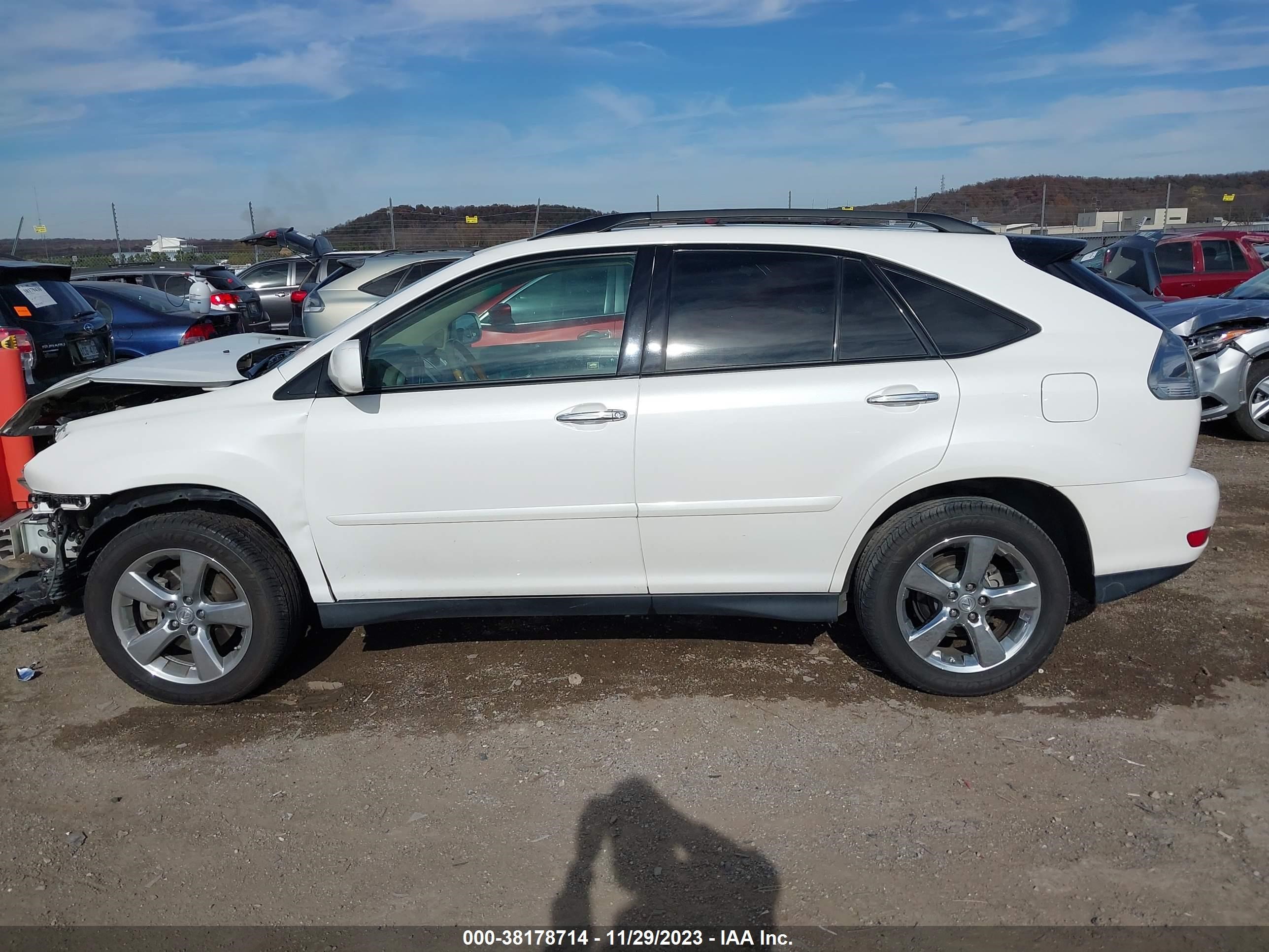 Photo 14 VIN: 2T2GK31U38C047693 - LEXUS RX 