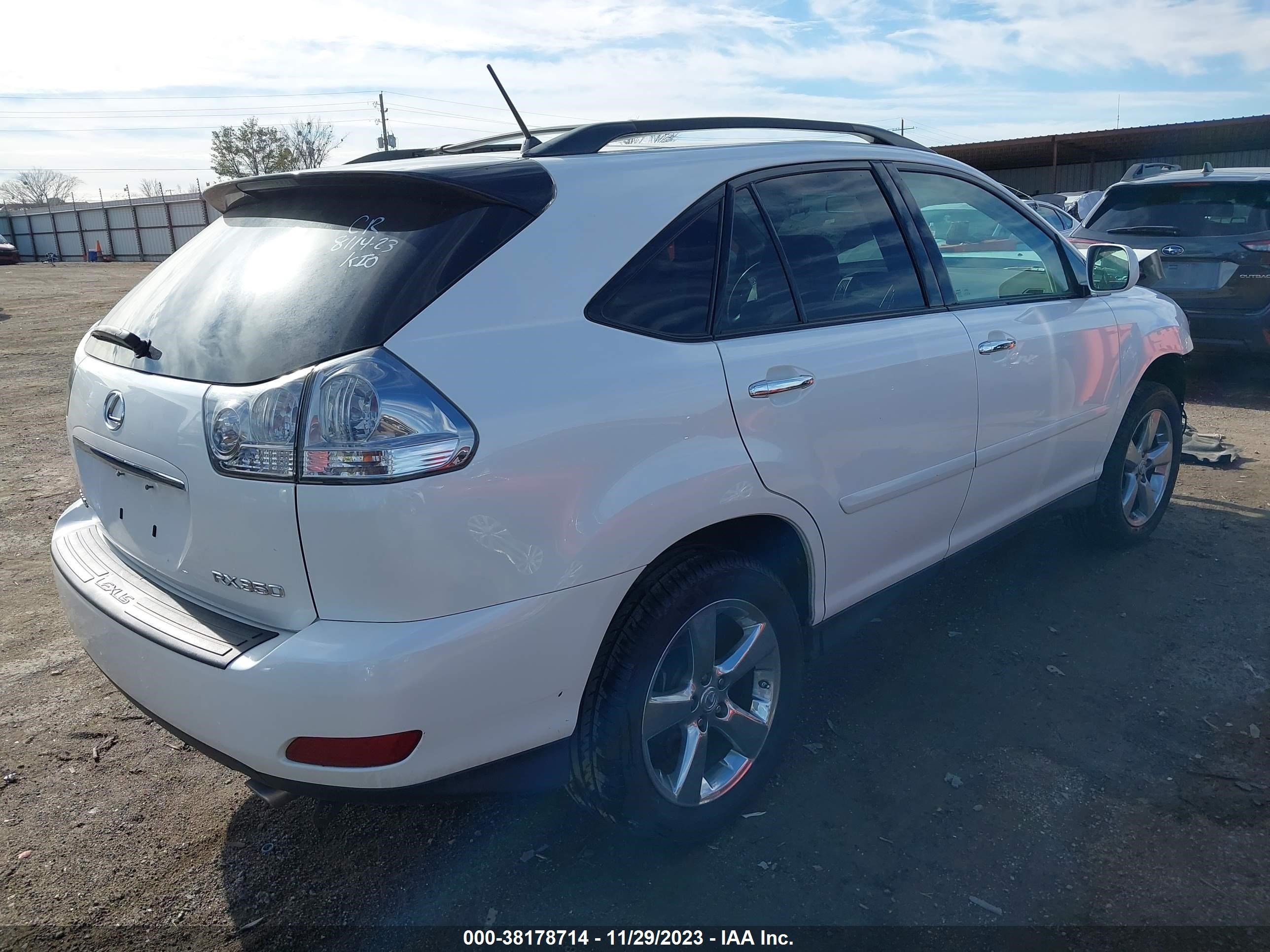 Photo 3 VIN: 2T2GK31U38C047693 - LEXUS RX 