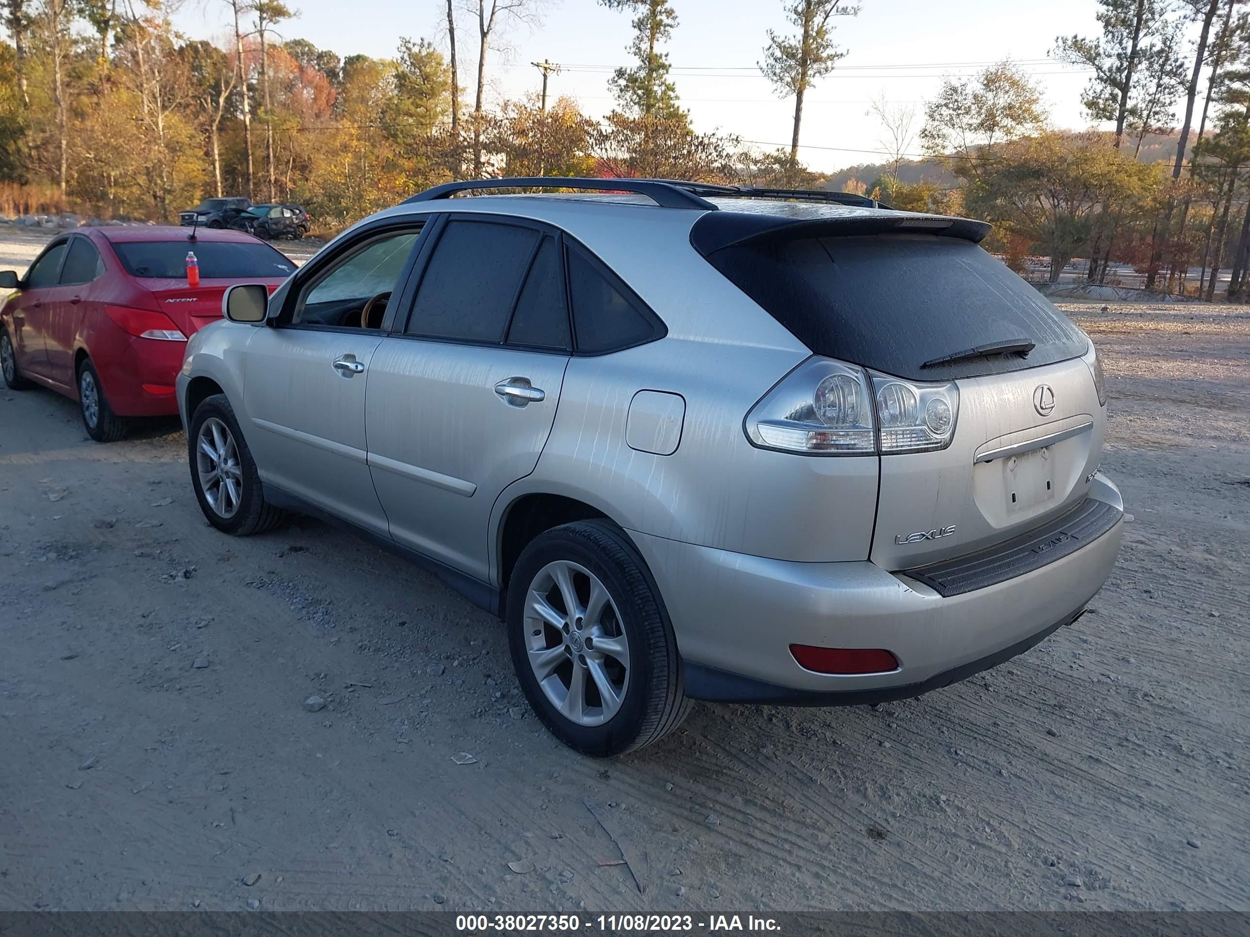 Photo 2 VIN: 2T2GK31U38C052411 - LEXUS RX 