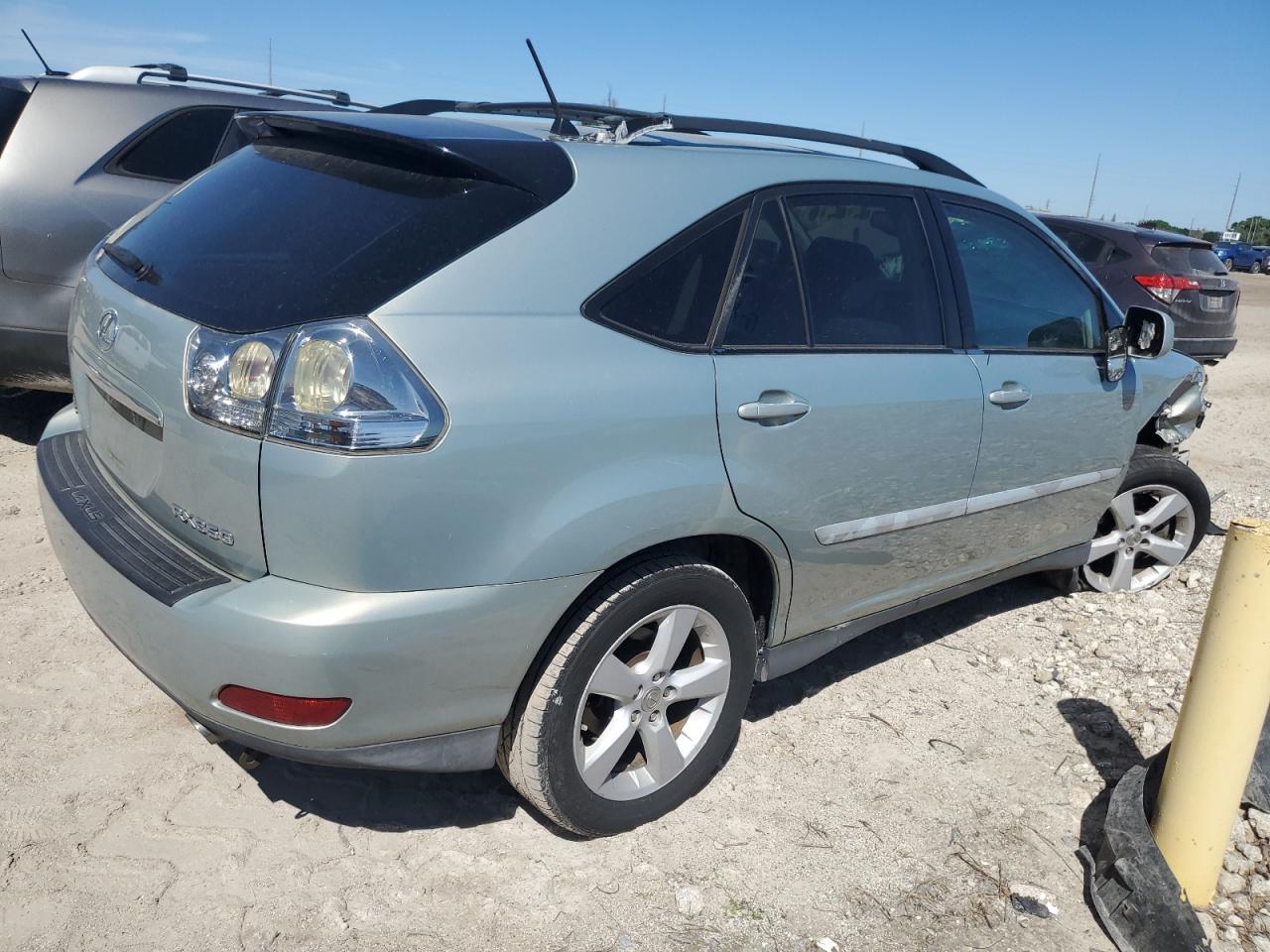 Photo 2 VIN: 2T2GK31U57C008408 - LEXUS RX 