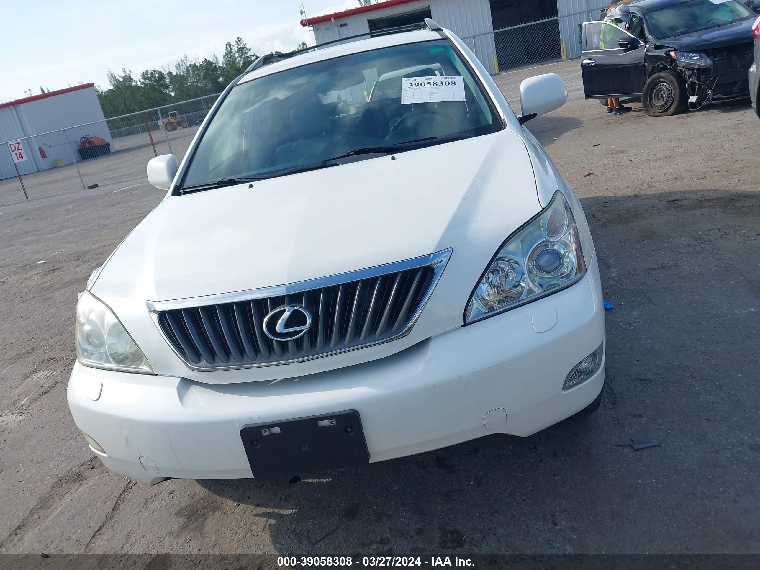 Photo 10 VIN: 2T2GK31U58C033441 - LEXUS RX 