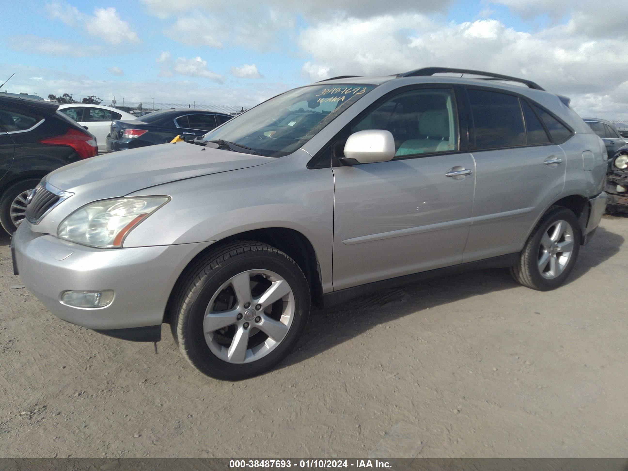 Photo 1 VIN: 2T2GK31U58C040633 - LEXUS RX 