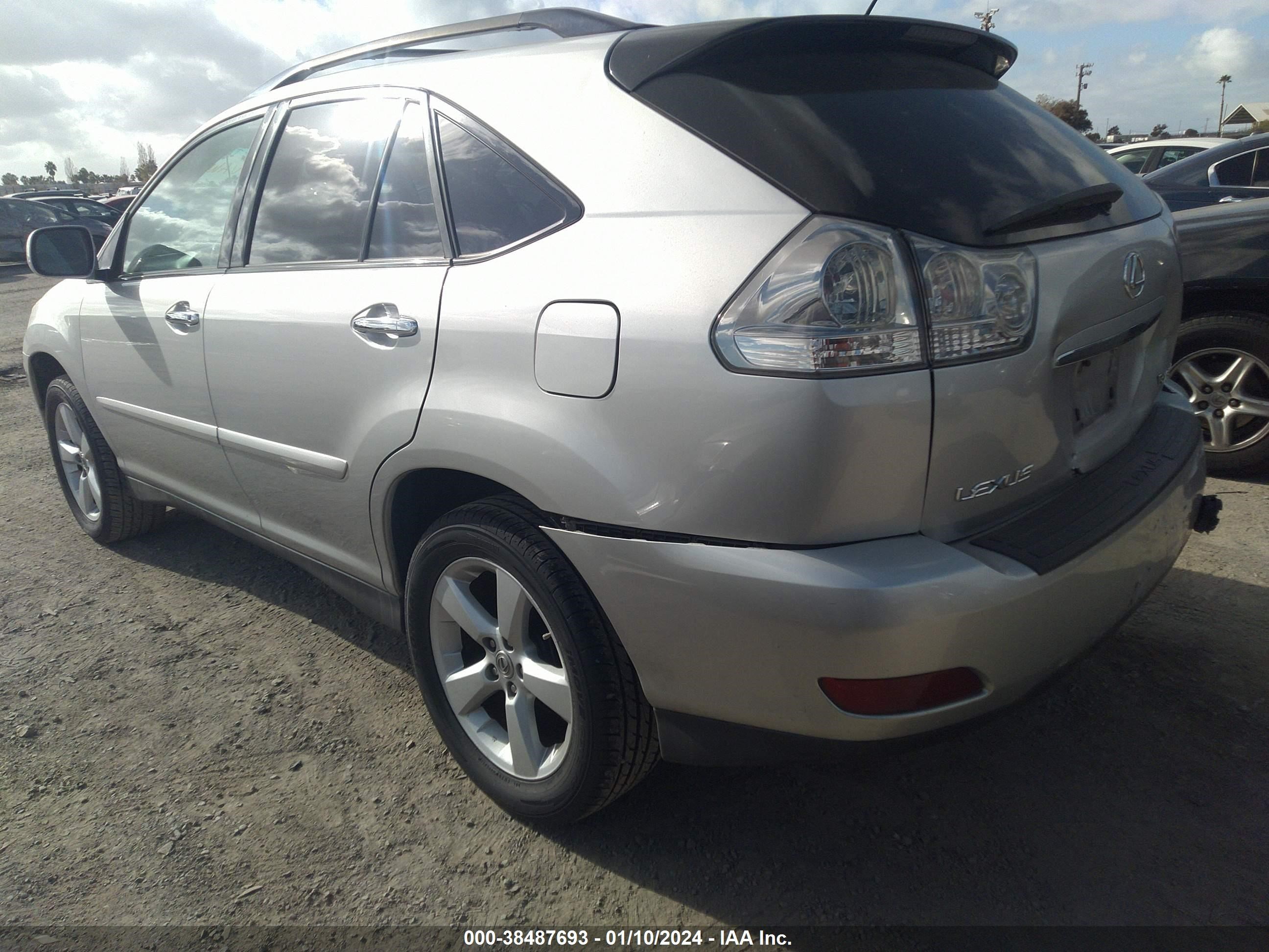 Photo 2 VIN: 2T2GK31U58C040633 - LEXUS RX 