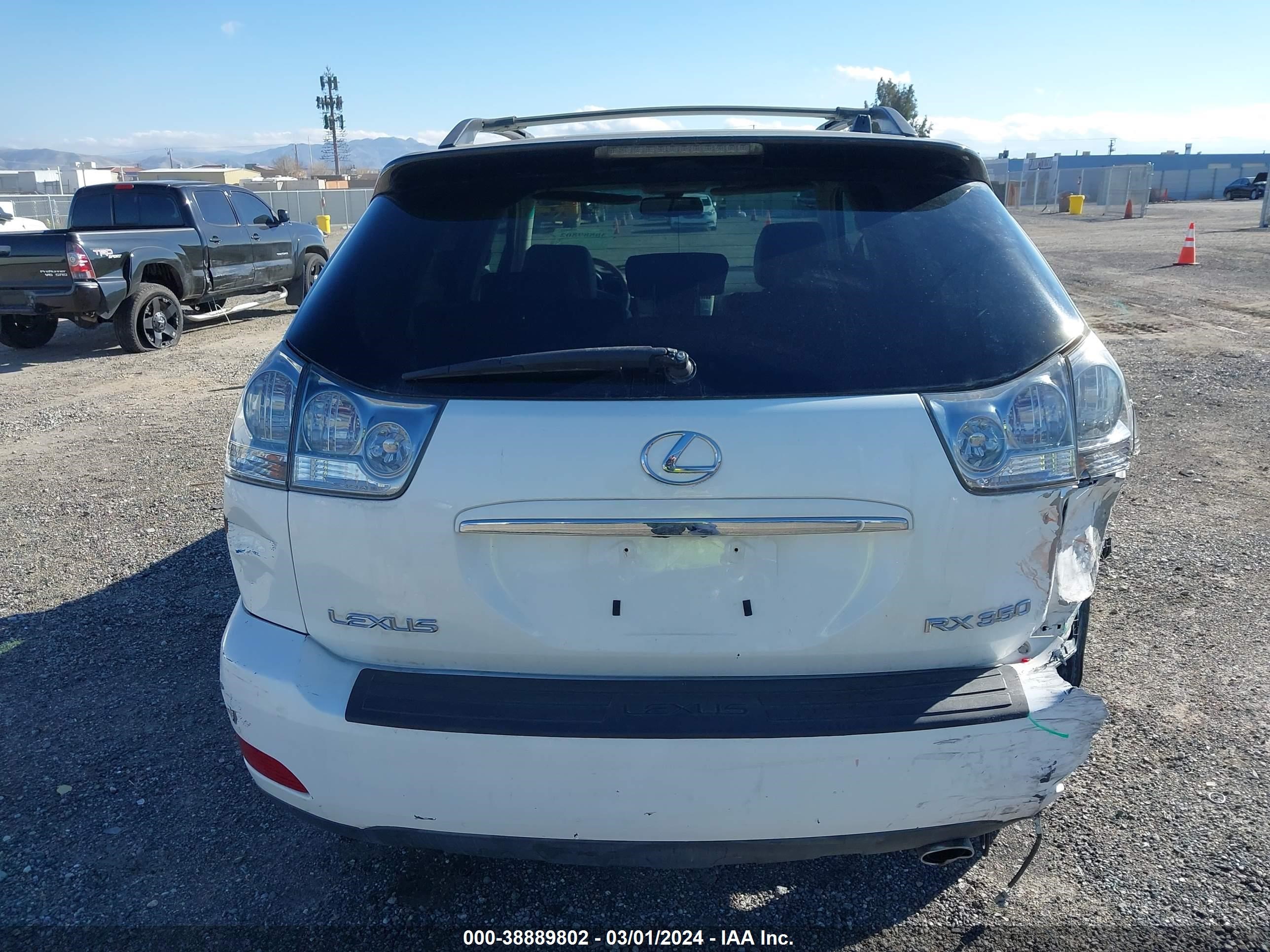 Photo 17 VIN: 2T2GK31U58C052281 - LEXUS RX 