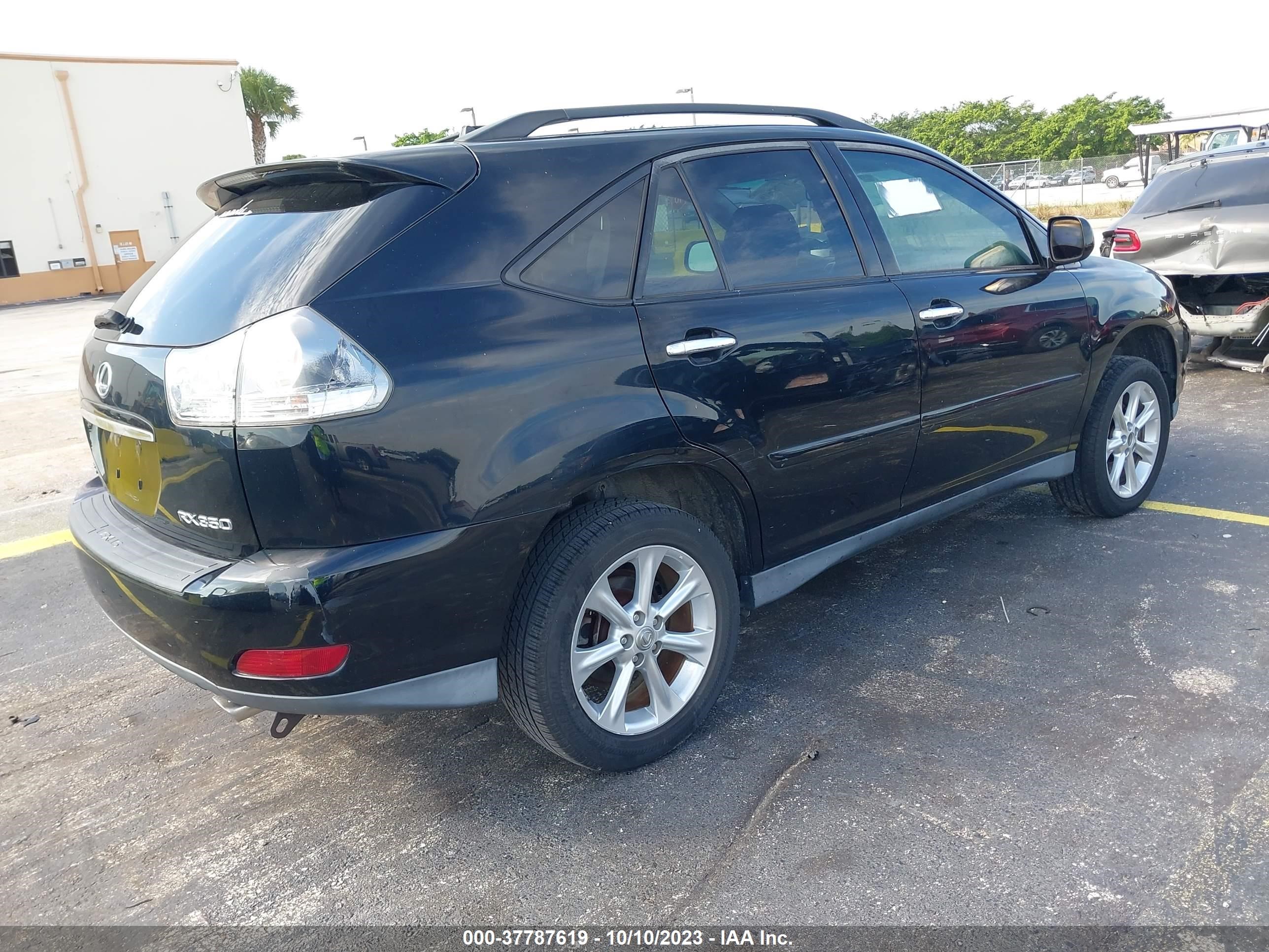 Photo 3 VIN: 2T2GK31U58C055522 - LEXUS RX 