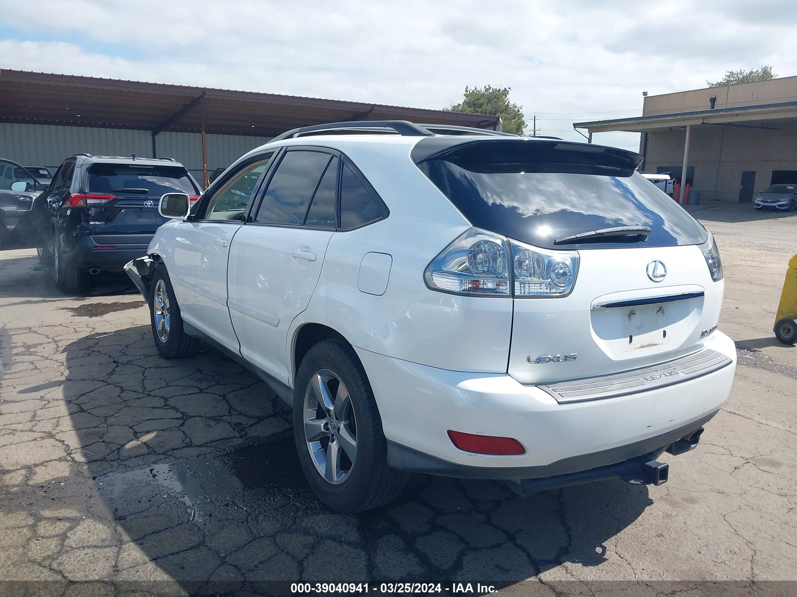 Photo 2 VIN: 2T2GK31U67C012421 - LEXUS RX 